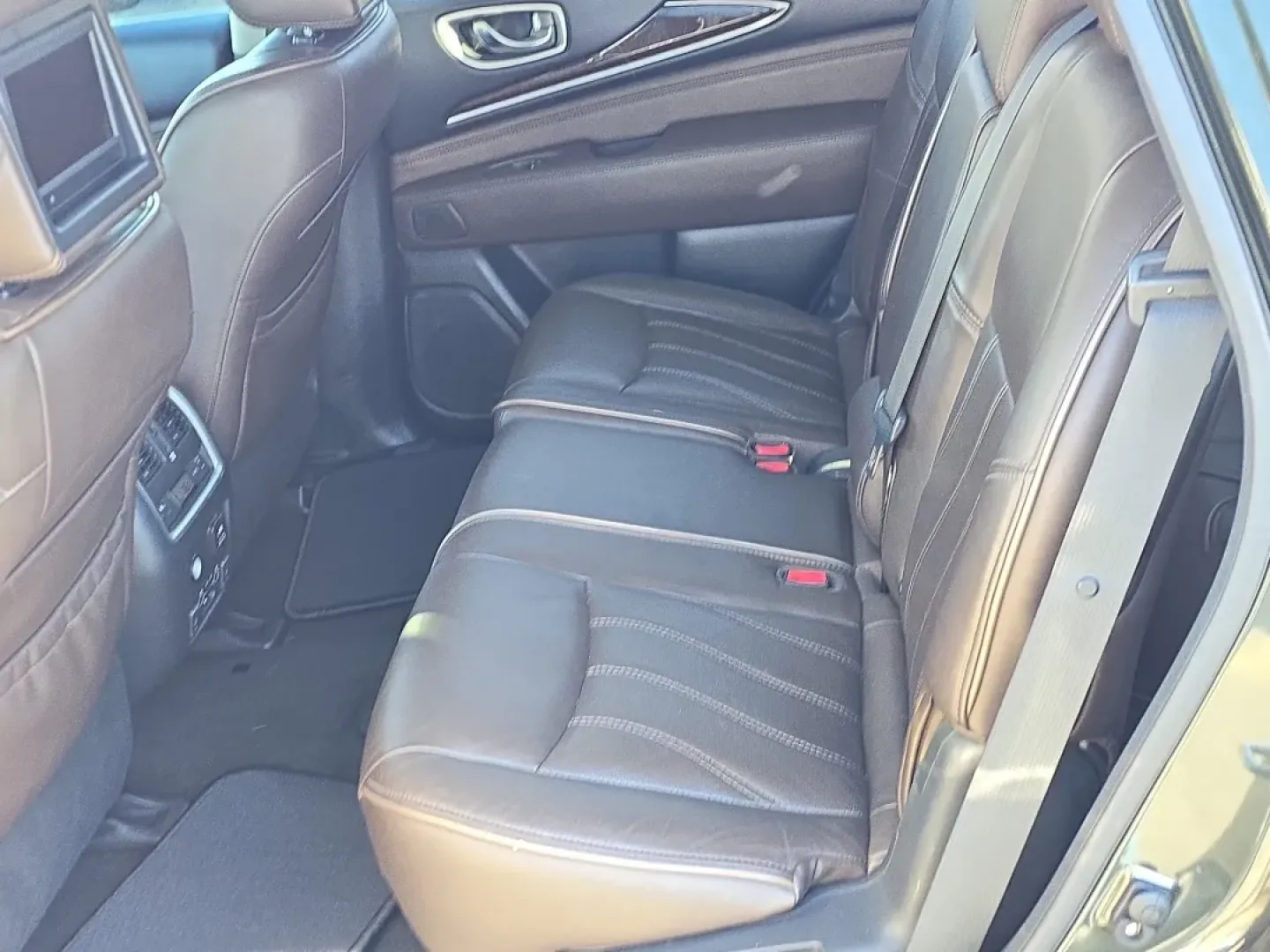 2013 /Brown Infiniti JX35 (5N1AL0MM1DC) with an Other engine, located at 3959 U.S. 80 W, Phenix City, AL, 36870, (334) 297-4885, 32.469296, -85.135185 - Experience the epitome of luxury and versatility with the 2013 Infiniti JX35, available now at Gils Auto in Phenix City, AL. Whether you're a growing family seeking the perfect spacious SUV, a commuter needing a reliable vehicle for daily drives, or an adventure enthusiast ready for weekend getaways - Photo#10