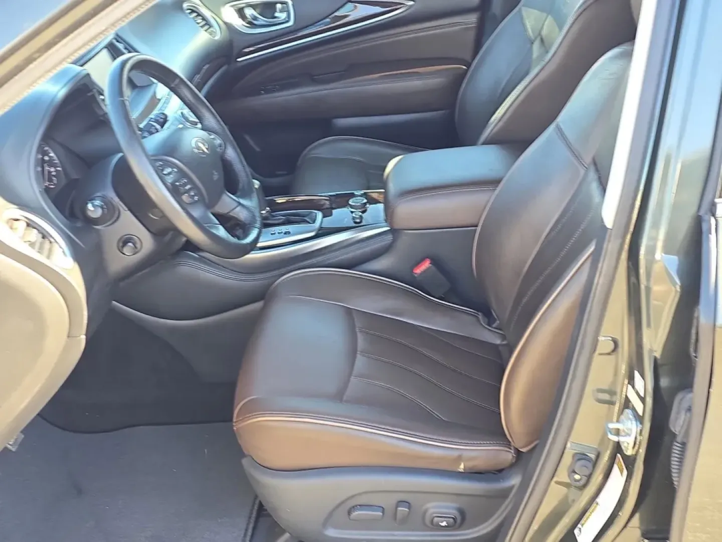 2013 /Brown Infiniti JX35 (5N1AL0MM1DC) with an Other engine, located at 3959 U.S. 80 W, Phenix City, AL, 36870, (334) 297-4885, 32.469296, -85.135185 - Experience the epitome of luxury and versatility with the 2013 Infiniti JX35, available now at Gils Auto in Phenix City, AL. Whether you're a growing family seeking the perfect spacious SUV, a commuter needing a reliable vehicle for daily drives, or an adventure enthusiast ready for weekend getaways - Photo#15