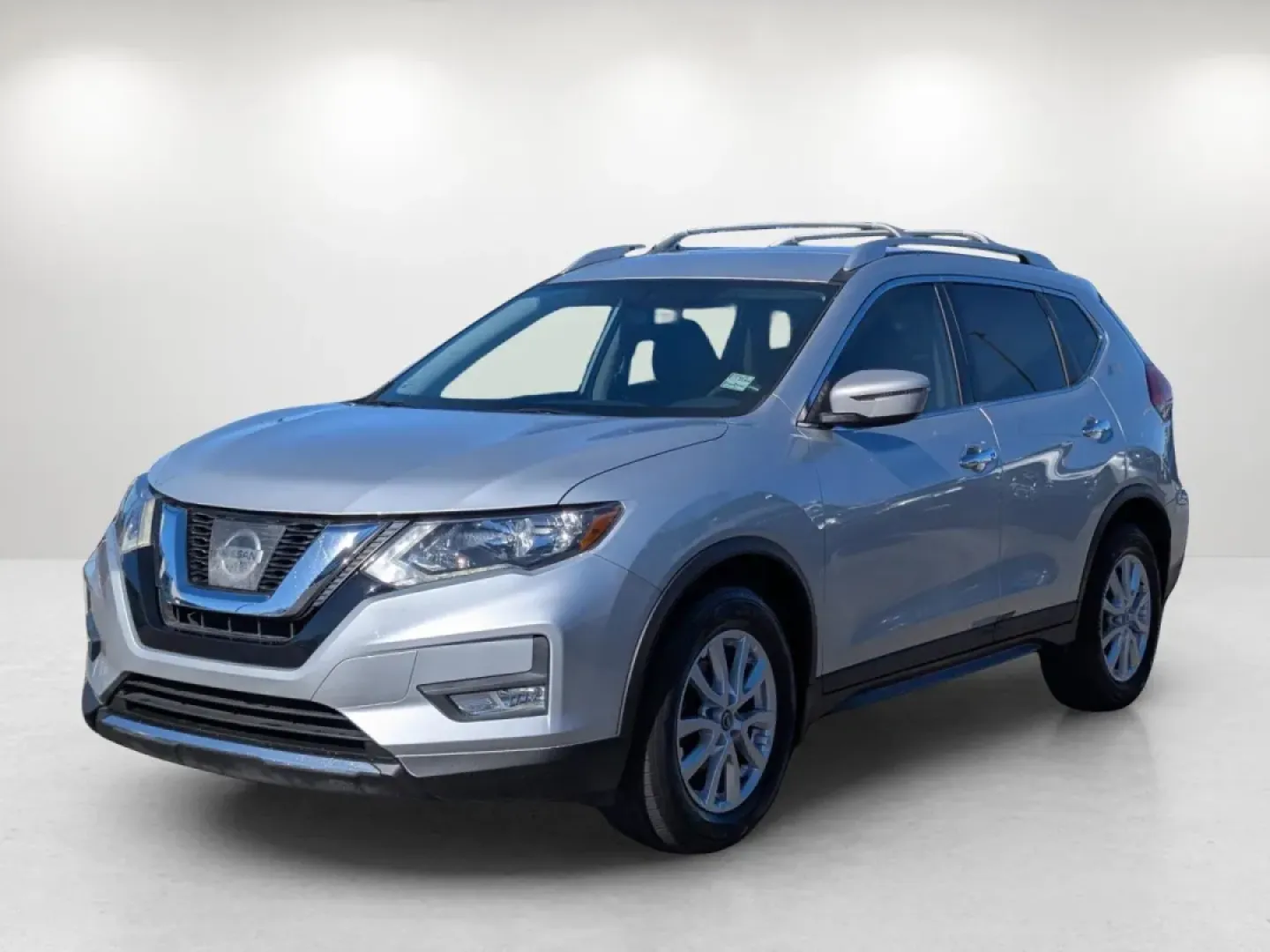 2017 /Charcoal Nissan Rogue SV (KNMAT2MT8HP) with an Other engine, located at 3959 U.S. 80 W, Phenix City, AL, 36870, (334) 297-4885, 32.469296, -85.135185 - Discover the perfect blend of style, comfort, and versatility with the 2017 Nissan Rogue SV, now available at Gils Auto in Phenix City, AL. This SUV is not just a vehicle; it's a lifestyle choice that caters to growing families, adventurous weekend warriors, and budget-conscious buyers alike. Imagin - Photo#1