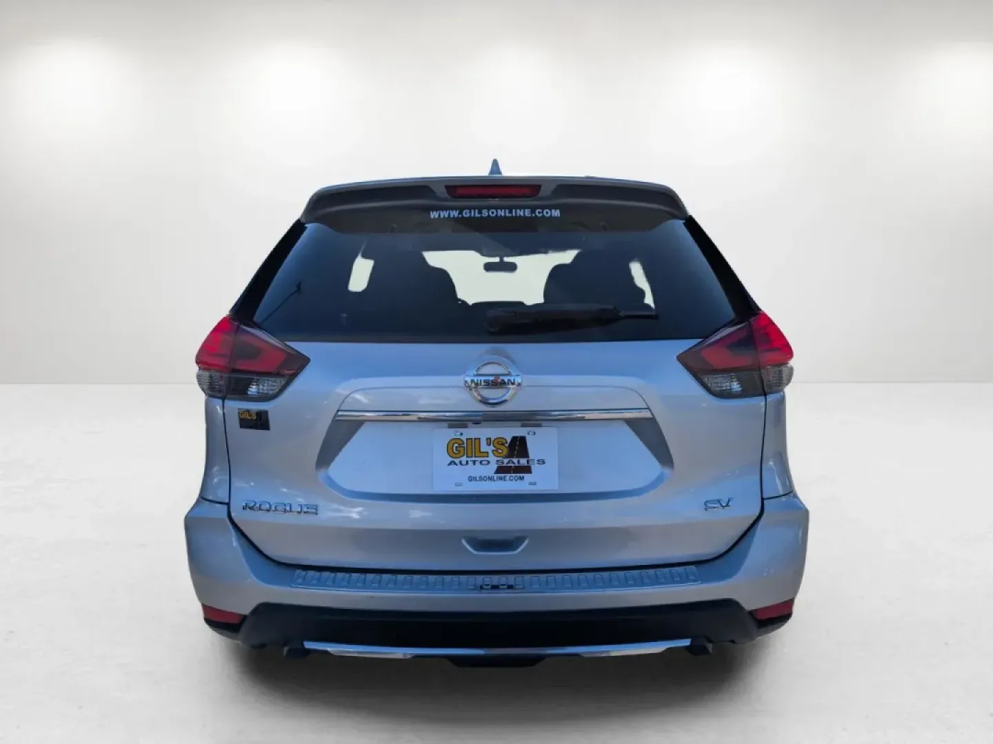 2017 /Charcoal Nissan Rogue SV (KNMAT2MT8HP) with an Other engine, located at 3959 U.S. 80 W, Phenix City, AL, 36870, (334) 297-4885, 32.469296, -85.135185 - Discover the perfect blend of style, comfort, and versatility with the 2017 Nissan Rogue SV, now available at Gils Auto in Phenix City, AL. This SUV is not just a vehicle; it's a lifestyle choice that caters to growing families, adventurous weekend warriors, and budget-conscious buyers alike. Imagin - Photo#6