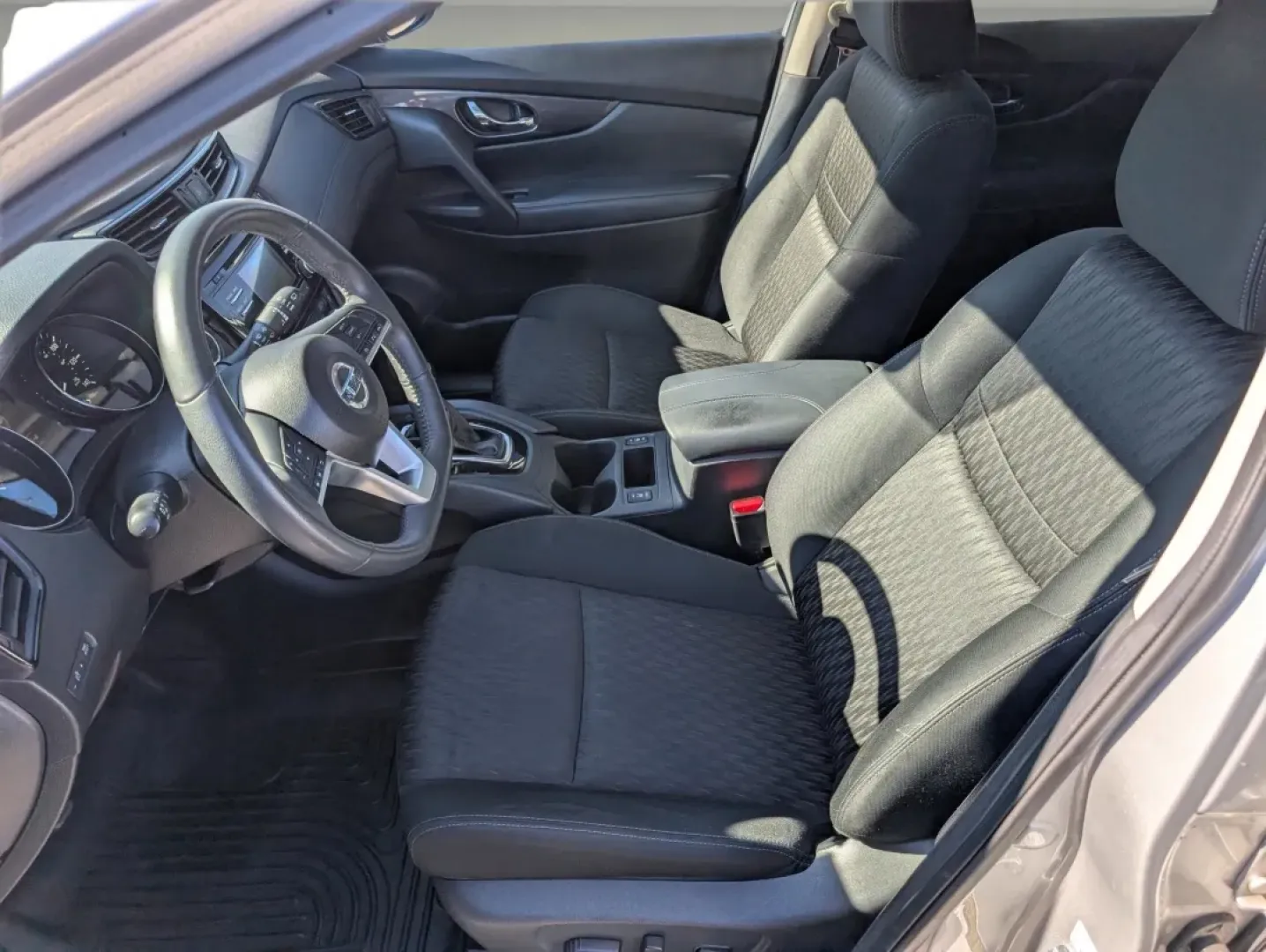 2017 /Charcoal Nissan Rogue SV (KNMAT2MT8HP) with an Other engine, located at 3959 U.S. 80 W, Phenix City, AL, 36870, (334) 297-4885, 32.469296, -85.135185 - Discover the perfect blend of style, comfort, and versatility with the 2017 Nissan Rogue SV, now available at Gils Auto in Phenix City, AL. This SUV is not just a vehicle; it's a lifestyle choice that caters to growing families, adventurous weekend warriors, and budget-conscious buyers alike. Imagin - Photo#12