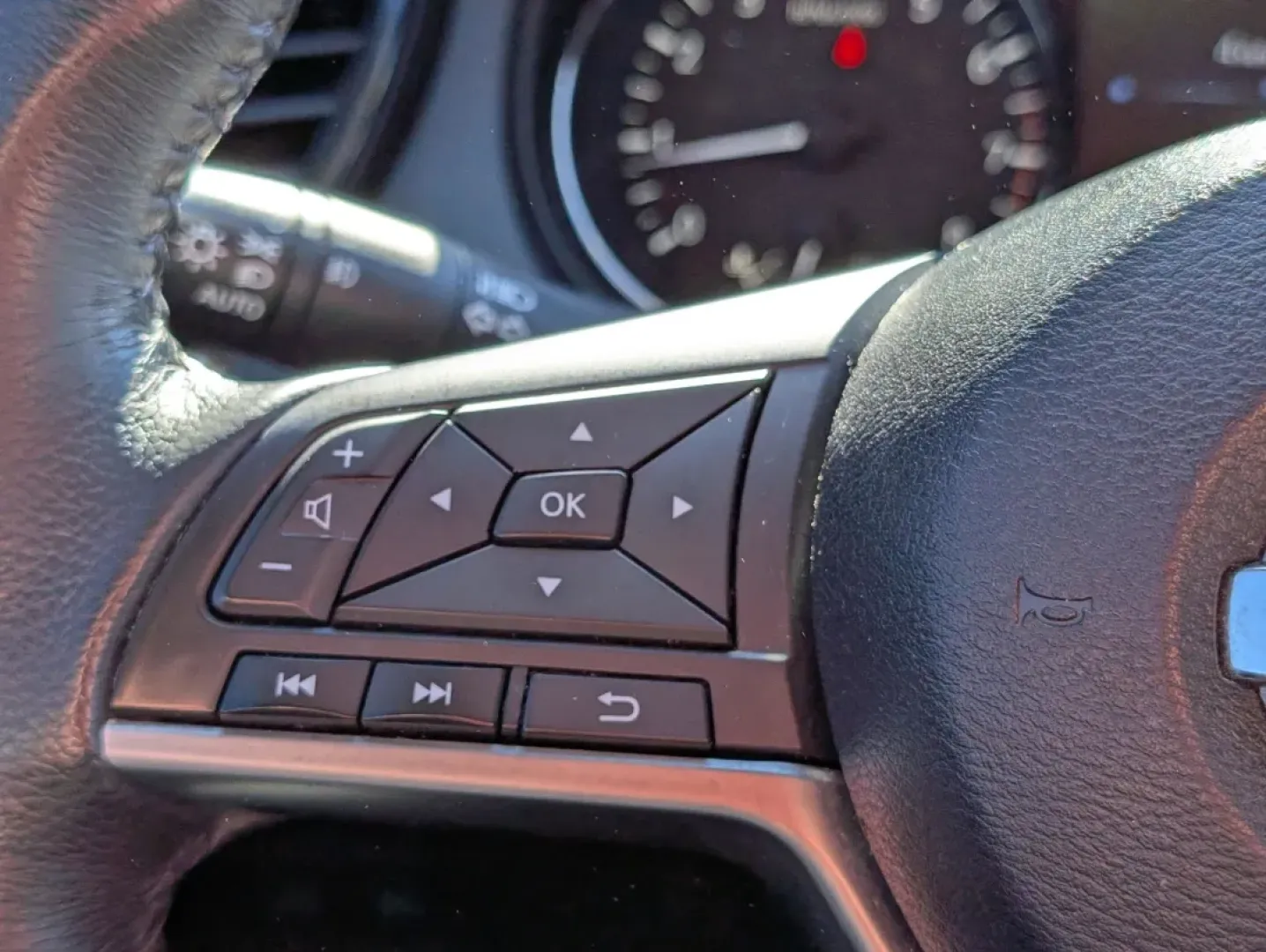 2017 /Charcoal Nissan Rogue SV (KNMAT2MT8HP) with an Other engine, located at 1430 Gateway Drive, Opelika, AL, 36801, (334) 239-0944, 32.637871, -85.409790 - Discover the perfect blend of style, comfort, and versatility with the 2017 Nissan Rogue SV, now available at Gils Auto in Phenix City, AL. This SUV is not just a vehicle; it's a lifestyle choice that caters to growing families, adventurous weekend warriors, and budget-conscious buyers alike. Imagin - Photo#18