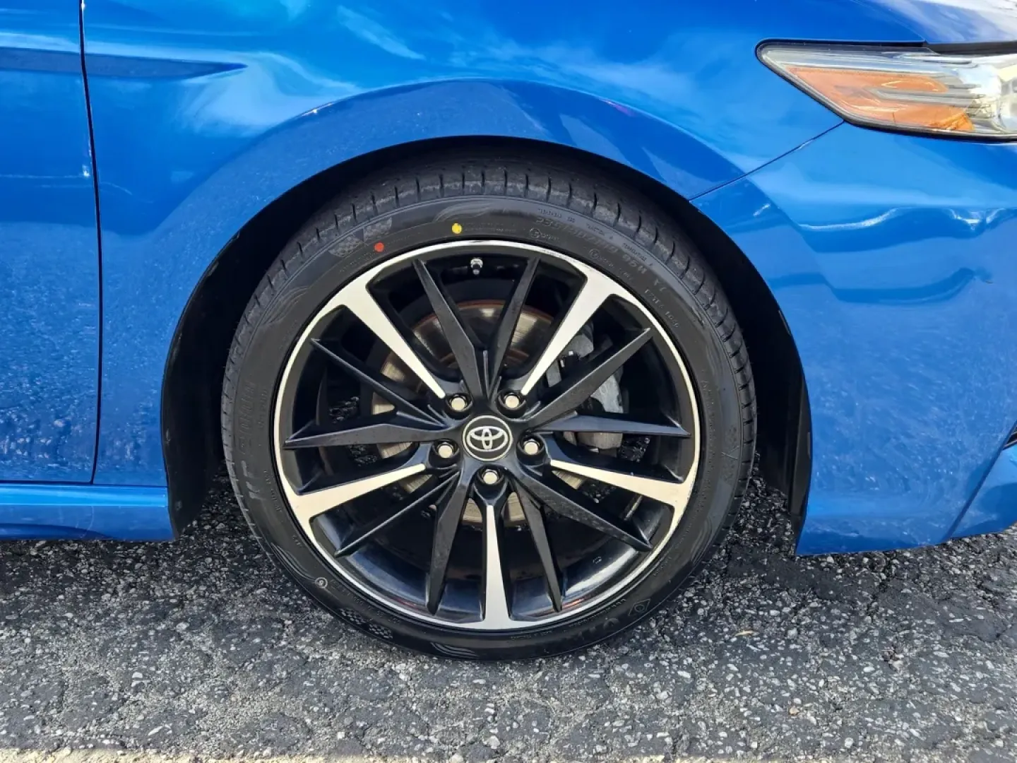 2018 Toyota Camry XSE (4T1B61HK4JU) with an Other engine, located at 3959 U.S. 80 W, Phenix City, AL, 36870, (334) 297-4885, 32.469296, -85.135185 - Discover the perfect blend of style, comfort, and reliability with the 2018 Toyota Camry XSE, available now at Gils Auto in Phenix City, AL. This sedan is not just a vehicle; it's an experience waiting to enhance your lifestyle, whether you're commuting to work, running errands, or setting off on we - Photo#2