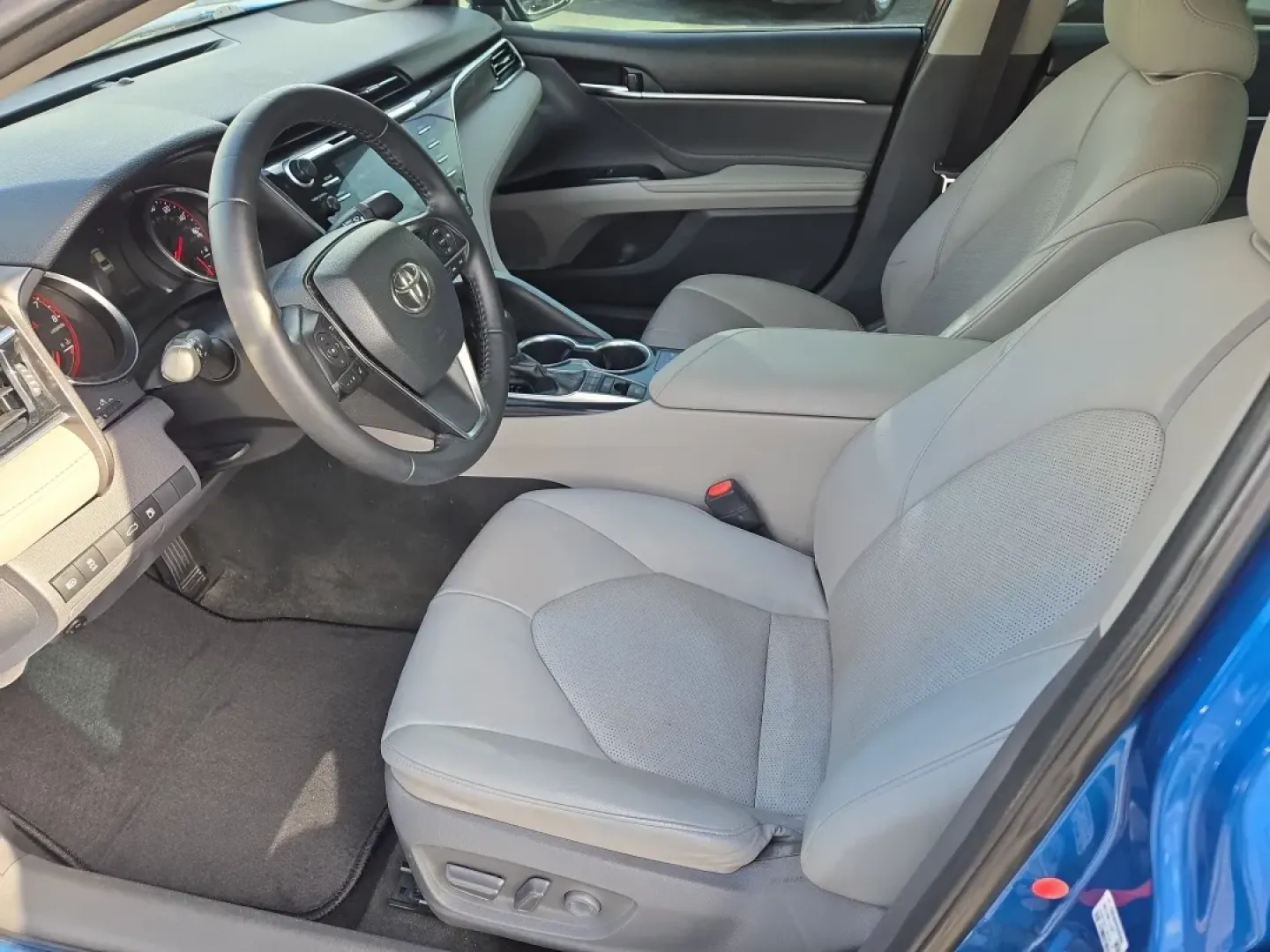 2018 Toyota Camry XSE (4T1B61HK4JU) with an Other engine, located at 3959 U.S. 80 W, Phenix City, AL, 36870, (334) 297-4885, 32.469296, -85.135185 - Discover the perfect blend of style, comfort, and reliability with the 2018 Toyota Camry XSE, available now at Gils Auto in Phenix City, AL. This sedan is not just a vehicle; it's an experience waiting to enhance your lifestyle, whether you're commuting to work, running errands, or setting off on we - Photo#11