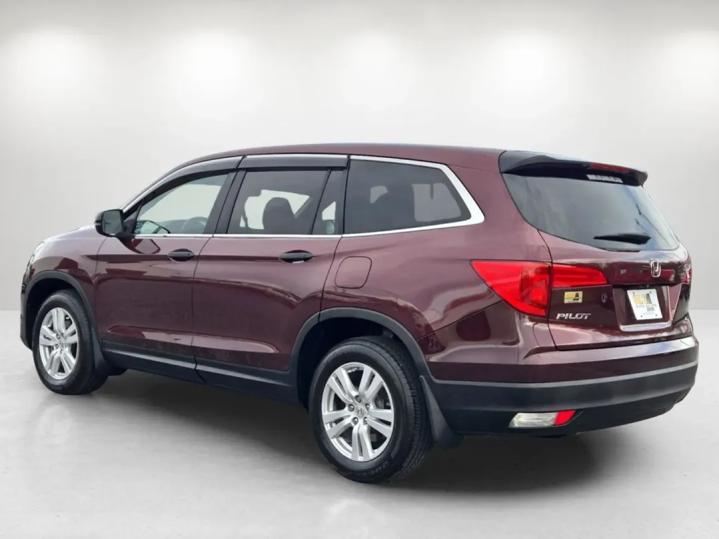 2016 Honda Pilot LX (5FNYF5H10GB) with an Other engine, located at 1430 Gateway Drive, Opelika, AL, 36801, (334) 239-0944, 32.637871, -85.409790 - **Adventure Awaits with the 2016 Honda Pilot LX: Your Perfect Family SUV!**<br /> <br /> Are you seeking a versatile and spacious vehicle that perfectly accommodates your growing family or weekend adventures? Look no further than the 2016 Honda Pilot LX, now available at Gils Auto in Phenix City, AL - Photo#7