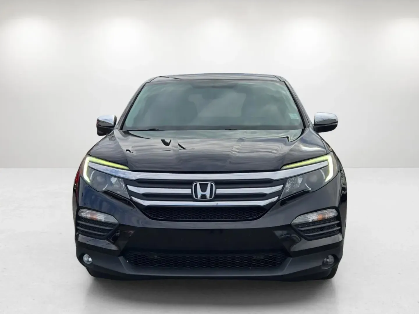 2017 Honda Pilot EX-L (5FNYF5H55HB) with an Other engine, located at 5115 14th Ave., Columbus, GA, 31904, (706) 323-0345, 32.511494, -84.971046 - **Unleash Adventure with the 2017 Honda Pilot EX-L at Gils Auto in Phenix City, AL!**<br /> <br /> Are you seeking the perfect vehicle for your family adventures, weekend getaways, or daily commutes? Look no further! The 2017 Honda Pilot EX-L is designed for families and individuals who crave space, - Photo#1