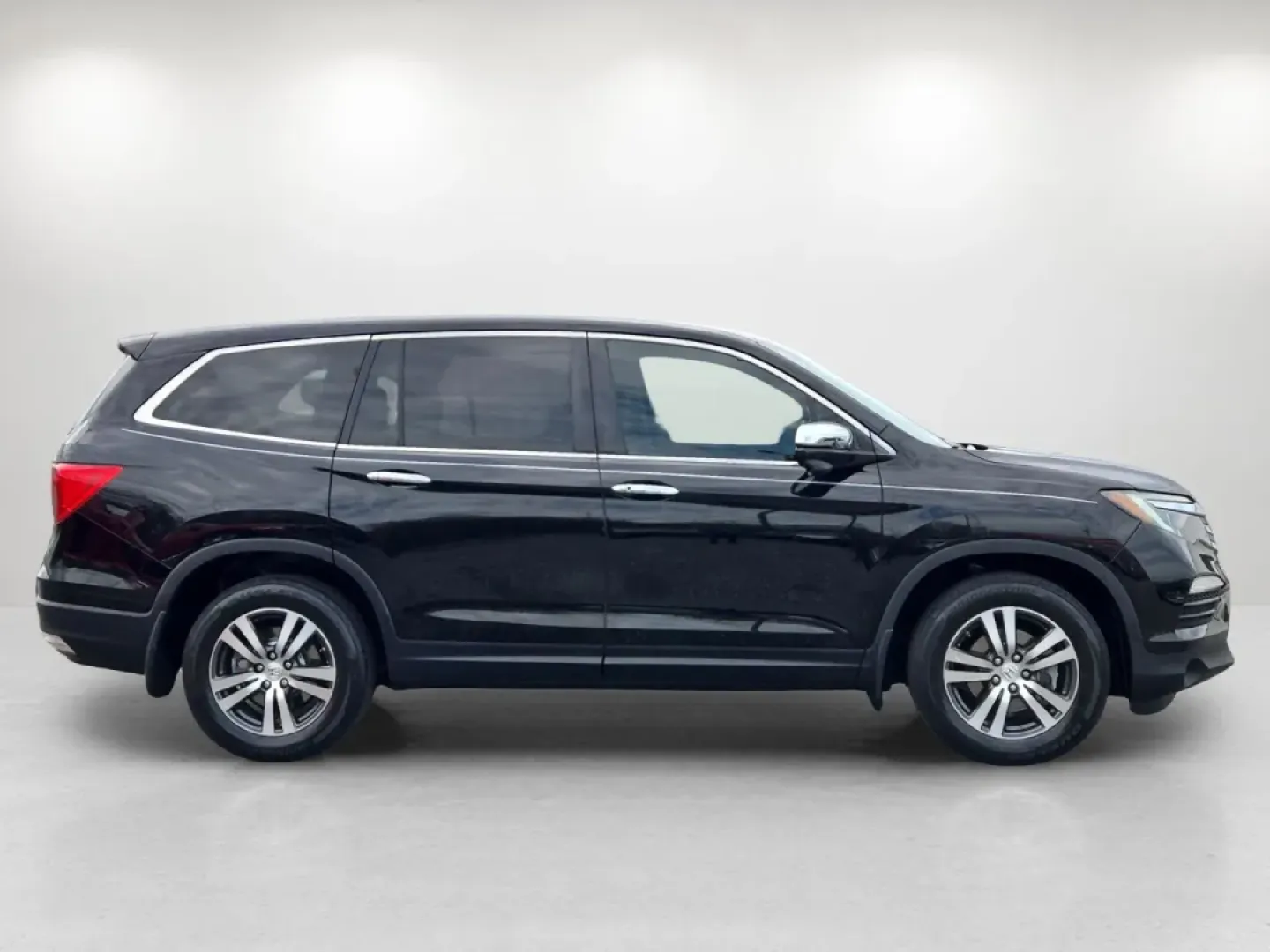 2017 Honda Pilot EX-L (5FNYF5H55HB) with an Other engine, located at 5115 14th Ave., Columbus, GA, 31904, (706) 323-0345, 32.511494, -84.971046 - **Unleash Adventure with the 2017 Honda Pilot EX-L at Gils Auto in Phenix City, AL!**<br /> <br /> Are you seeking the perfect vehicle for your family adventures, weekend getaways, or daily commutes? Look no further! The 2017 Honda Pilot EX-L is designed for families and individuals who crave space, - Photo#4