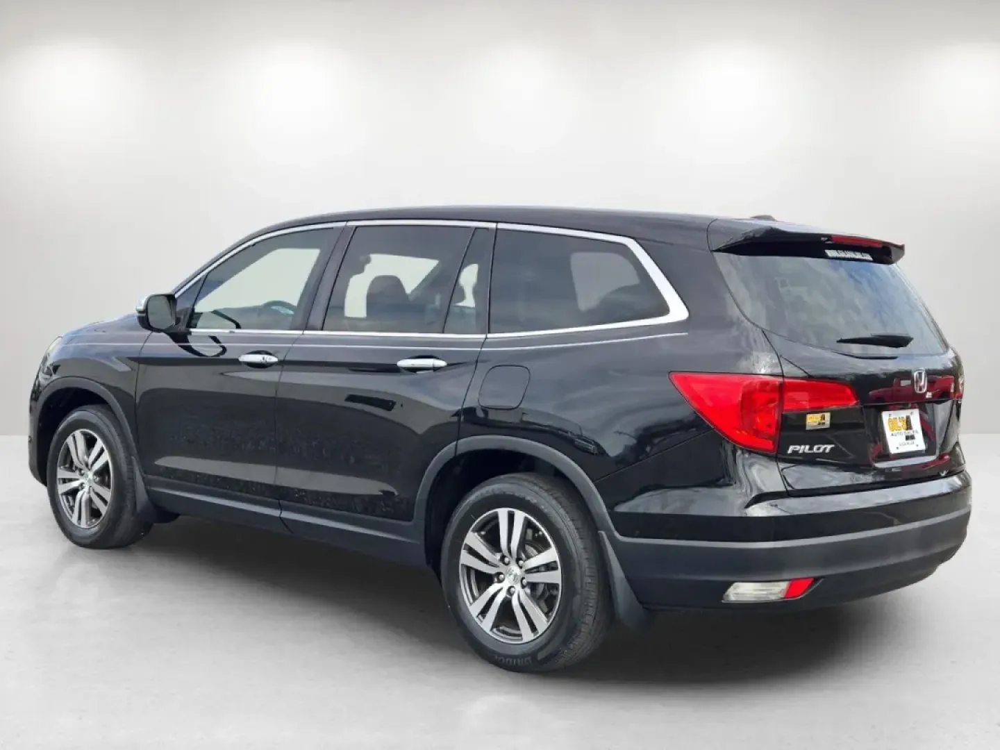 2017 Honda Pilot EX-L (5FNYF5H55HB) with an Other engine, located at 5115 14th Ave., Columbus, GA, 31904, (706) 323-0345, 32.511494, -84.971046 - **Unleash Adventure with the 2017 Honda Pilot EX-L at Gils Auto in Phenix City, AL!**<br /> <br /> Are you seeking the perfect vehicle for your family adventures, weekend getaways, or daily commutes? Look no further! The 2017 Honda Pilot EX-L is designed for families and individuals who crave space, - Photo#7