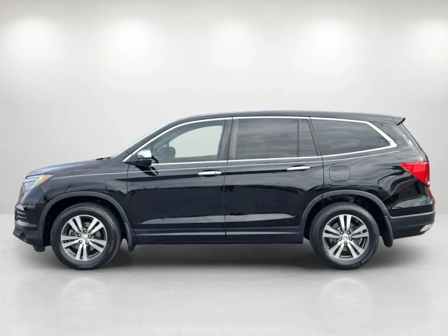 2017 Honda Pilot EX-L (5FNYF5H55HB) with an Other engine, located at 5115 14th Ave., Columbus, GA, 31904, (706) 323-0345, 32.511494, -84.971046 - **Unleash Adventure with the 2017 Honda Pilot EX-L at Gils Auto in Phenix City, AL!**<br /> <br /> Are you seeking the perfect vehicle for your family adventures, weekend getaways, or daily commutes? Look no further! The 2017 Honda Pilot EX-L is designed for families and individuals who crave space, - Photo#8