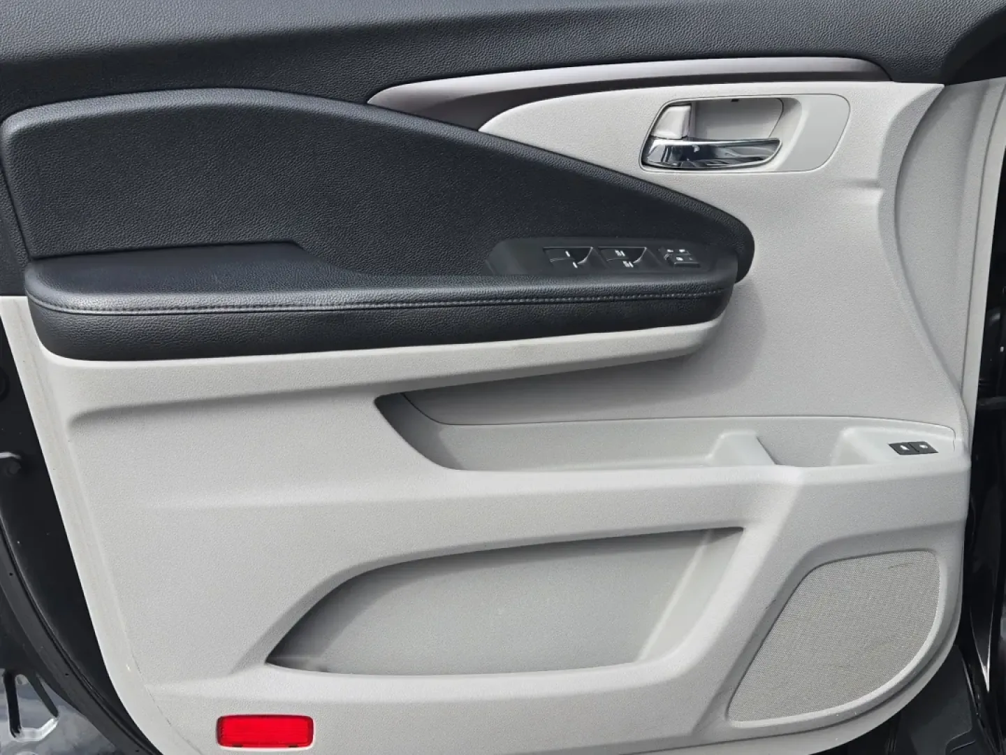 2017 Honda Pilot EX-L (5FNYF5H55HB) with an Other engine, located at 5115 14th Ave., Columbus, GA, 31904, (706) 323-0345, 32.511494, -84.971046 - **Unleash Adventure with the 2017 Honda Pilot EX-L at Gils Auto in Phenix City, AL!**<br /> <br /> Are you seeking the perfect vehicle for your family adventures, weekend getaways, or daily commutes? Look no further! The 2017 Honda Pilot EX-L is designed for families and individuals who crave space, - Photo#9