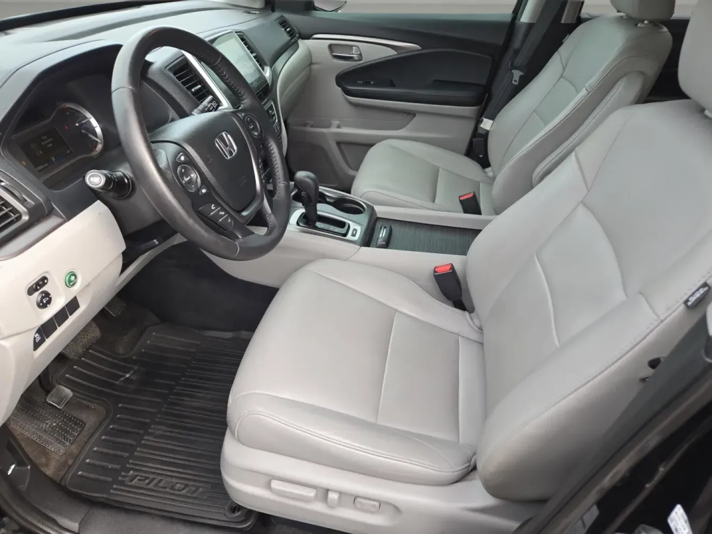 2017 Honda Pilot EX-L (5FNYF5H55HB) with an Other engine, located at 5115 14th Ave., Columbus, GA, 31904, (706) 323-0345, 32.511494, -84.971046 - **Unleash Adventure with the 2017 Honda Pilot EX-L at Gils Auto in Phenix City, AL!**<br /> <br /> Are you seeking the perfect vehicle for your family adventures, weekend getaways, or daily commutes? Look no further! The 2017 Honda Pilot EX-L is designed for families and individuals who crave space, - Photo#11