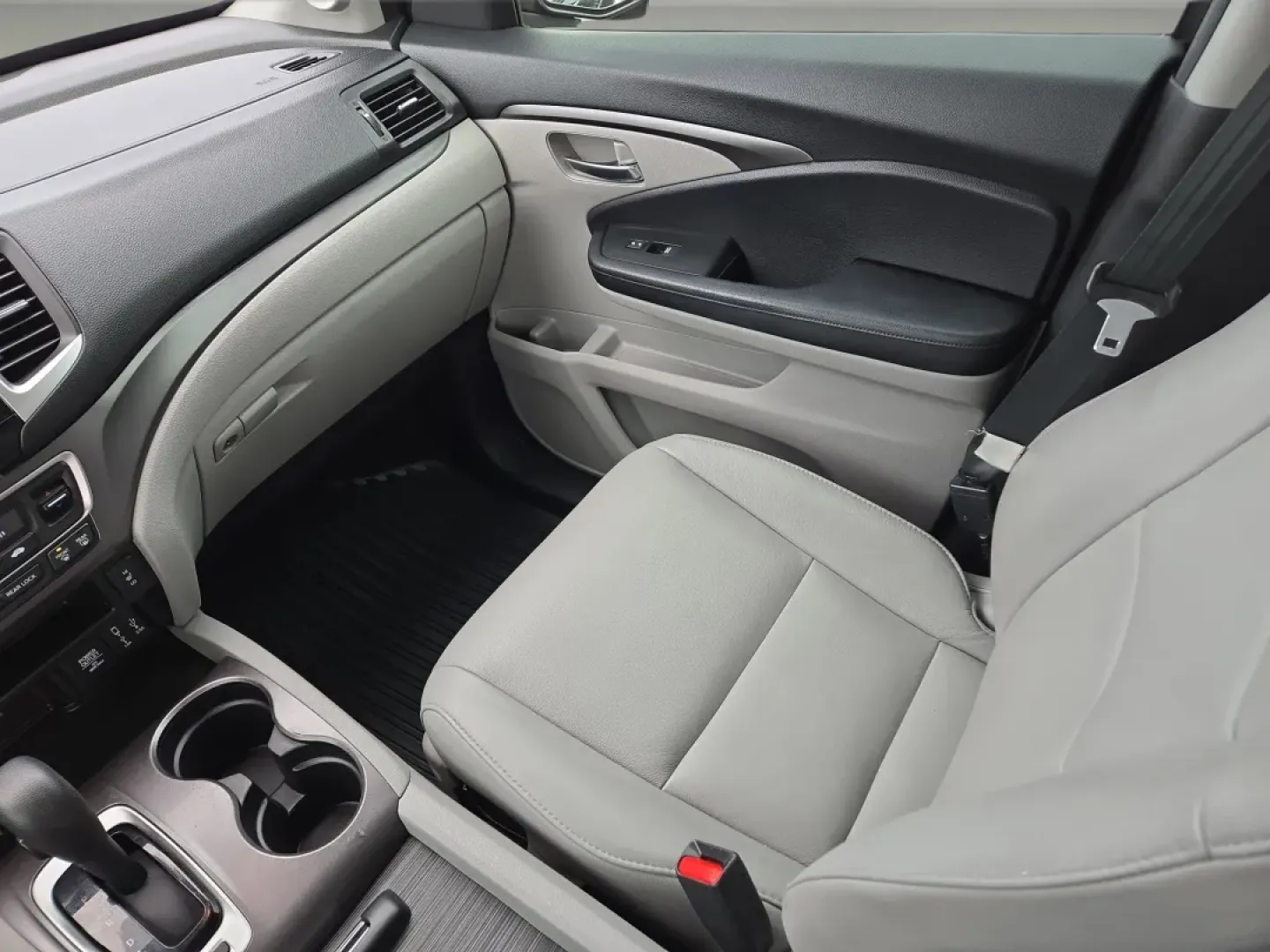 2017 Honda Pilot EX-L (5FNYF5H55HB) with an Other engine, located at 5115 14th Ave., Columbus, GA, 31904, (706) 323-0345, 32.511494, -84.971046 - **Unleash Adventure with the 2017 Honda Pilot EX-L at Gils Auto in Phenix City, AL!**<br /> <br /> Are you seeking the perfect vehicle for your family adventures, weekend getaways, or daily commutes? Look no further! The 2017 Honda Pilot EX-L is designed for families and individuals who crave space, - Photo#14