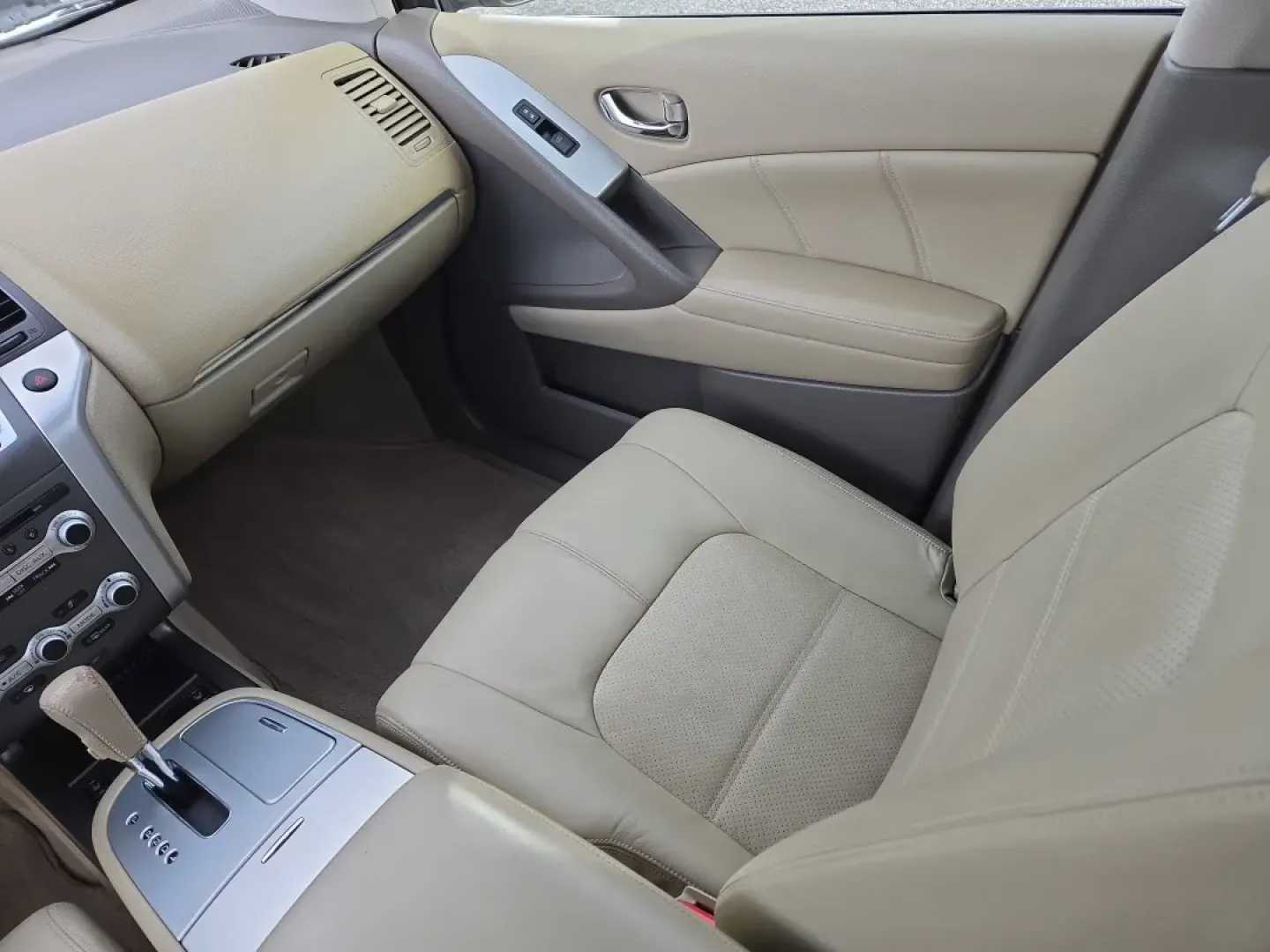 2011 /Beige Nissan Murano SL (JN8AZ1MU4BW) with an Other engine, located at 3959 U.S. 80 W, Phenix City, AL, 36870, (334) 297-4885, 32.469296, -85.135185 - **Adventure Awaits: Discover the 2011 Nissan Murano SL at Gils Auto in Phenix City, AL!**<br /> <br /> Imagine cruising through the picturesque streets of Phenix City or embarking on a weekend getaway with friends and family in a spacious and stylish SUV. The 2011 Nissan Murano SL offers the perfect - Photo#14