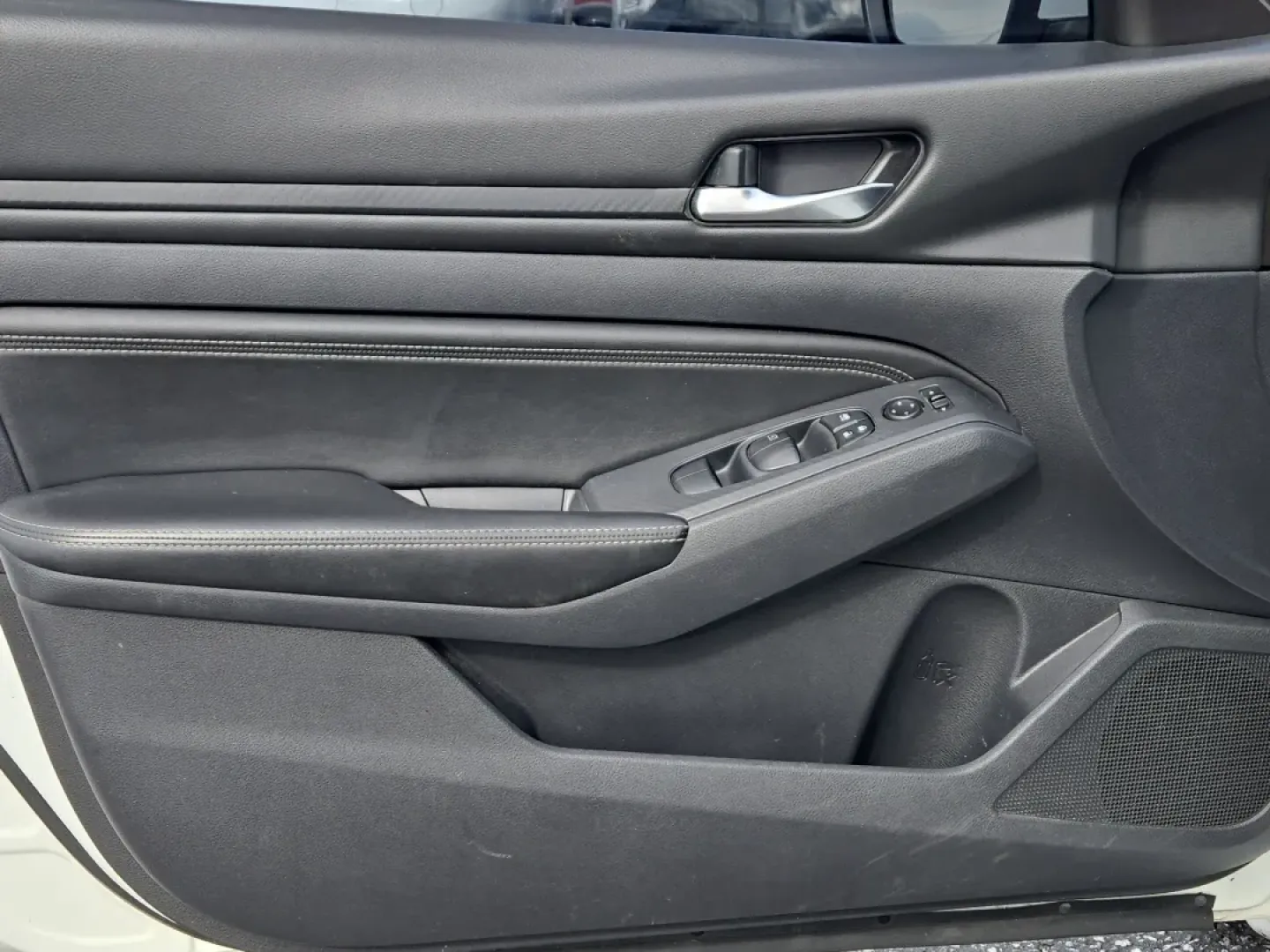 2019 /Charcoal Nissan Altima 2.5 S (1N4BL4BV6KC) with an Other engine, located at 3959 U.S. 80 W, Phenix City, AL, 36870, (334) 297-4885, 32.469296, -85.135185 - **Unlock Your Everyday Adventures with the 2019 Nissan Altima 2.5 S!**<br /> <br /> Are you searching for the perfect sedan to elevate your daily commute, family outings, or weekend getaways? Look no further than this stunning 2019 Nissan Altima 2.5 S, available now at Gils Auto in Phenix City, AL. - Photo#9