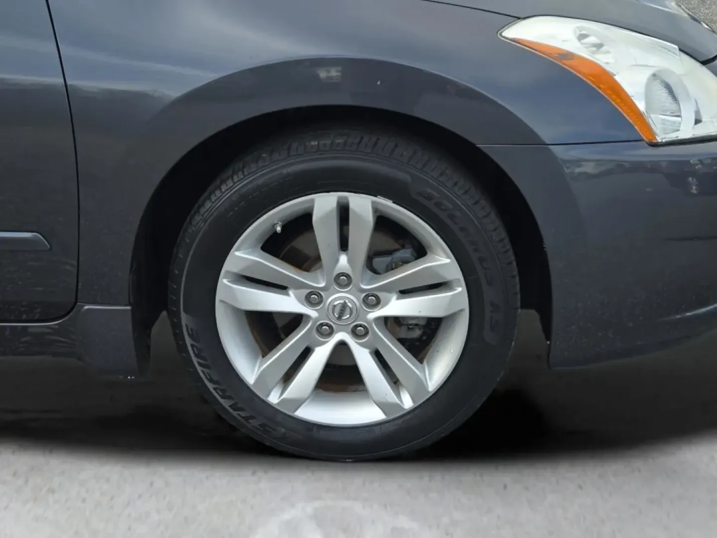 2012 /Charcoal Nissan Altima 3.5 SR (1N4BL2AP3CN) with an Other engine, located at 3959 U.S. 80 W, Phenix City, AL, 36870, (334) 297-4885, 32.469296, -85.135185 - Are you searching for your next reliable sedan that's perfect for daily commutes, family outings, or weekend adventures? Look no further than this stunning 2012 Nissan Altima 3.5 SR, now available at Gils Auto in Phenix City, AL! With its sleek gray exterior and luxurious charcoal leather interior, - Photo#2