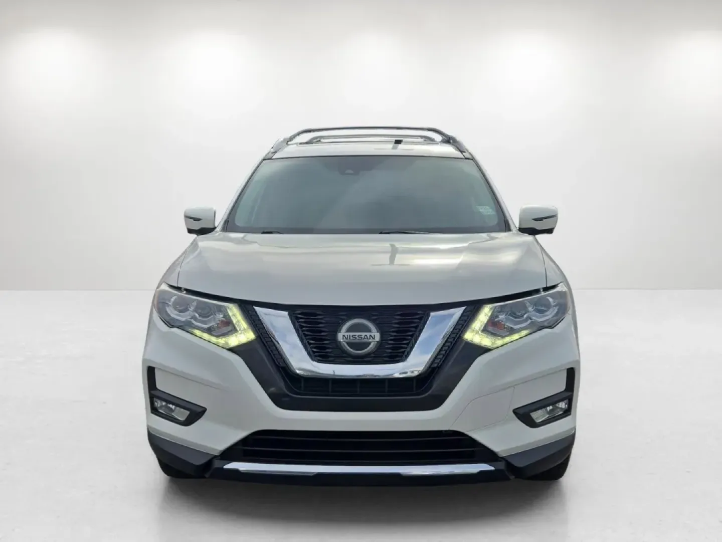 2018 /Charcoal Nissan Rogue SL (JN8AT2MT0JW) with an Other engine, located at 7000 Northlake Connector, Columbus, GA, 31904, (706) 987-8085, 32.524975, -84.978134 - Discover the perfect blend of style, comfort, and functionality with this stunning 2018 Nissan Rogue SL, available now at Gils Auto in Phenix City, AL. Whether you're a growing family looking for dependable transportation or a commuter seeking a reliable and efficient ride, this SUV is designed to e - Photo#1