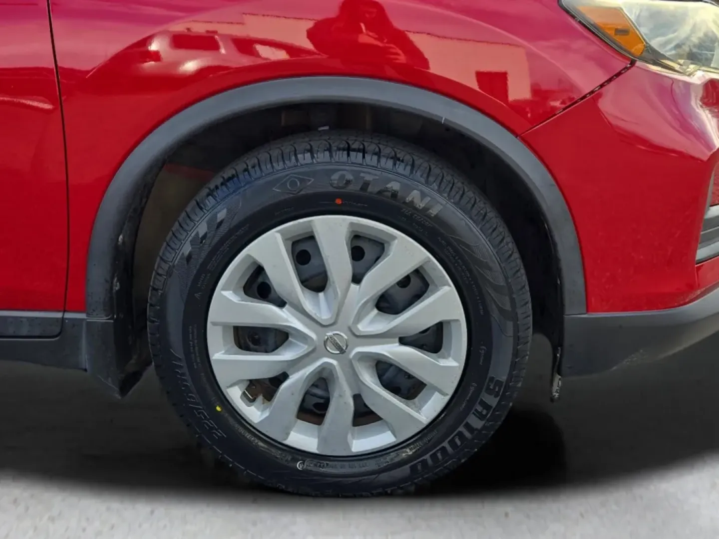 2017 /Charcoal Nissan Rogue S (5N1AT2MT5HC) with an Other engine, located at 5115 14th Ave., Columbus, GA, 31904, (706) 323-0345, 32.511494, -84.971046 - **Discover Adventure and Comfort with the 2017 Nissan Rogue S at Gils Auto - Phenix City**<br /> <br /> Looking for a vehicle that's perfect for family road trips, daily commutes, or weekend getaways? The 2017 Nissan Rogue S is designed for those who crave versatility and reliability in their transp - Photo#2