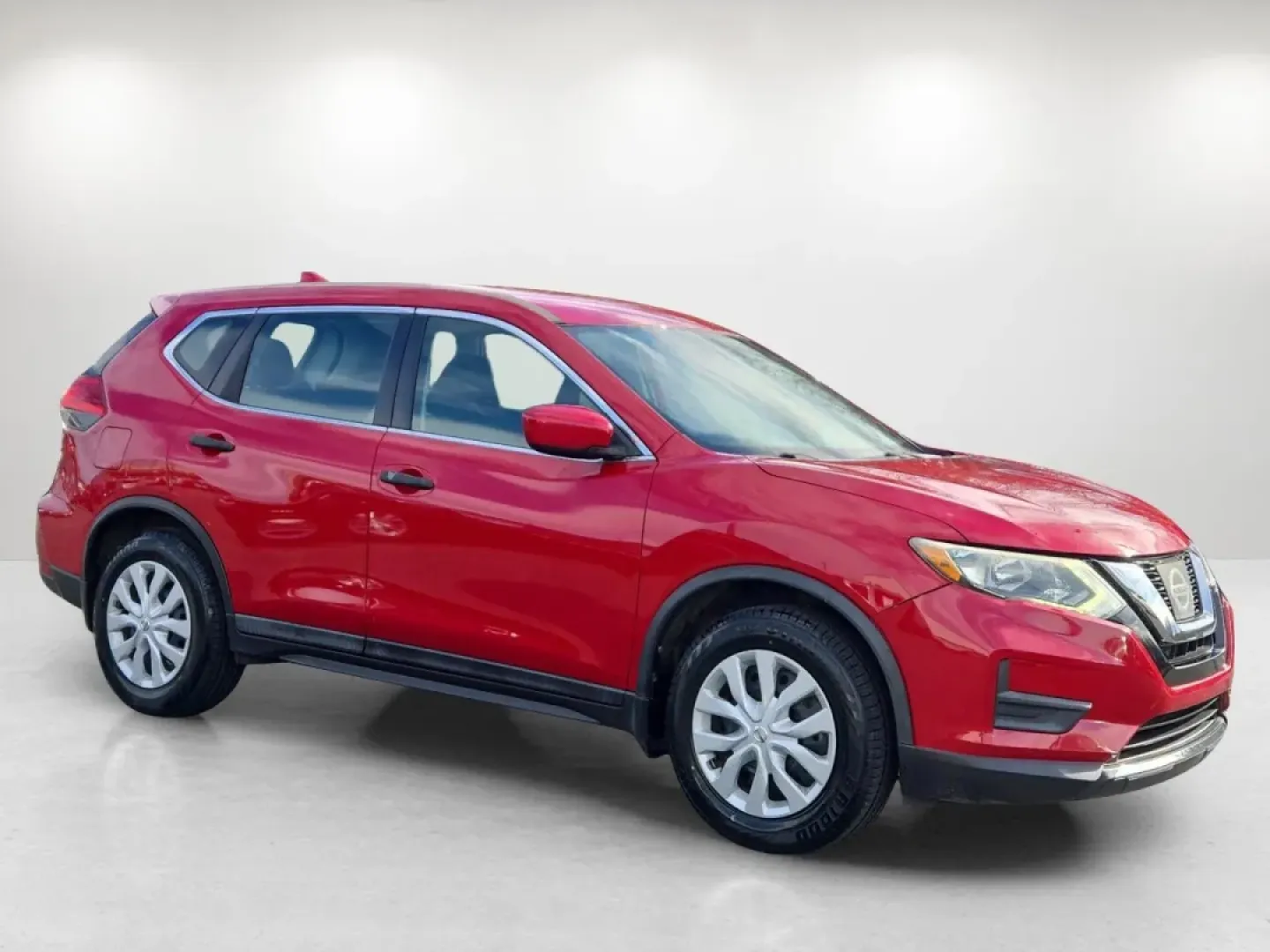 2017 /Charcoal Nissan Rogue S (5N1AT2MT5HC) with an Other engine, located at 5115 14th Ave., Columbus, GA, 31904, (706) 323-0345, 32.511494, -84.971046 - **Discover Adventure and Comfort with the 2017 Nissan Rogue S at Gils Auto - Phenix City**<br /> <br /> Looking for a vehicle that's perfect for family road trips, daily commutes, or weekend getaways? The 2017 Nissan Rogue S is designed for those who crave versatility and reliability in their transp - Photo#3