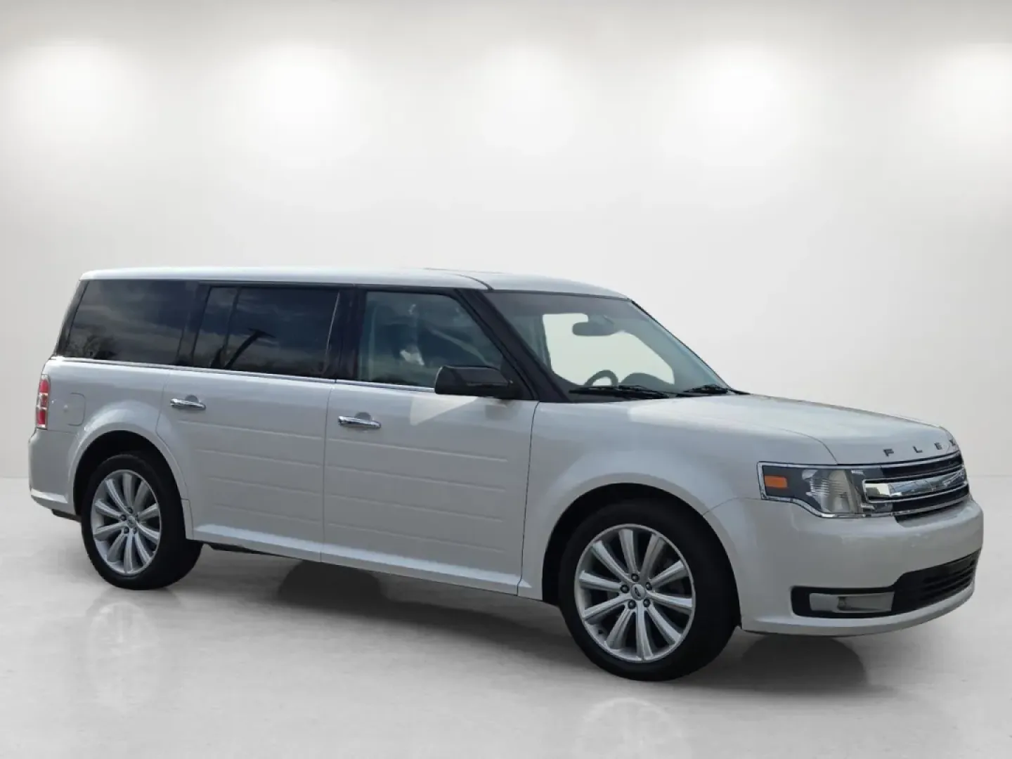 2016 Ford Flex SEL (2FMGK5C88GB) with an Other engine, located at 3959 U.S. 80 W, Phenix City, AL, 36870, (334) 297-4885, 32.469296, -85.135185 - **Discover Your Next Adventure with the 2016 Ford Flex SEL at Gils Auto - Phenix City!**<br /> <br /> Are you searching for the perfect vehicle to accommodate your growing family or to enhance your daily commute? Look no further than the 2016 Ford Flex SEL, a versatile crossover designed for both co - Photo#3