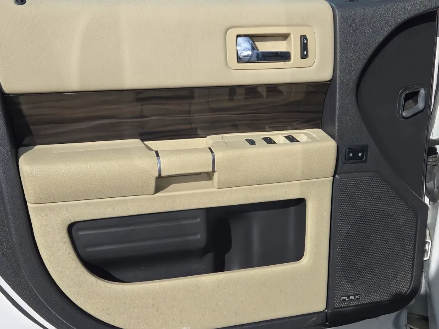 2016 Ford Flex SEL (2FMGK5C88GB) with an Other engine, located at 3959 U.S. 80 W, Phenix City, AL, 36870, (334) 297-4885, 32.469296, -85.135185 - **Discover Your Next Adventure with the 2016 Ford Flex SEL at Gils Auto - Phenix City!**<br /> <br /> Are you searching for the perfect vehicle to accommodate your growing family or to enhance your daily commute? Look no further than the 2016 Ford Flex SEL, a versatile crossover designed for both co - Photo#9