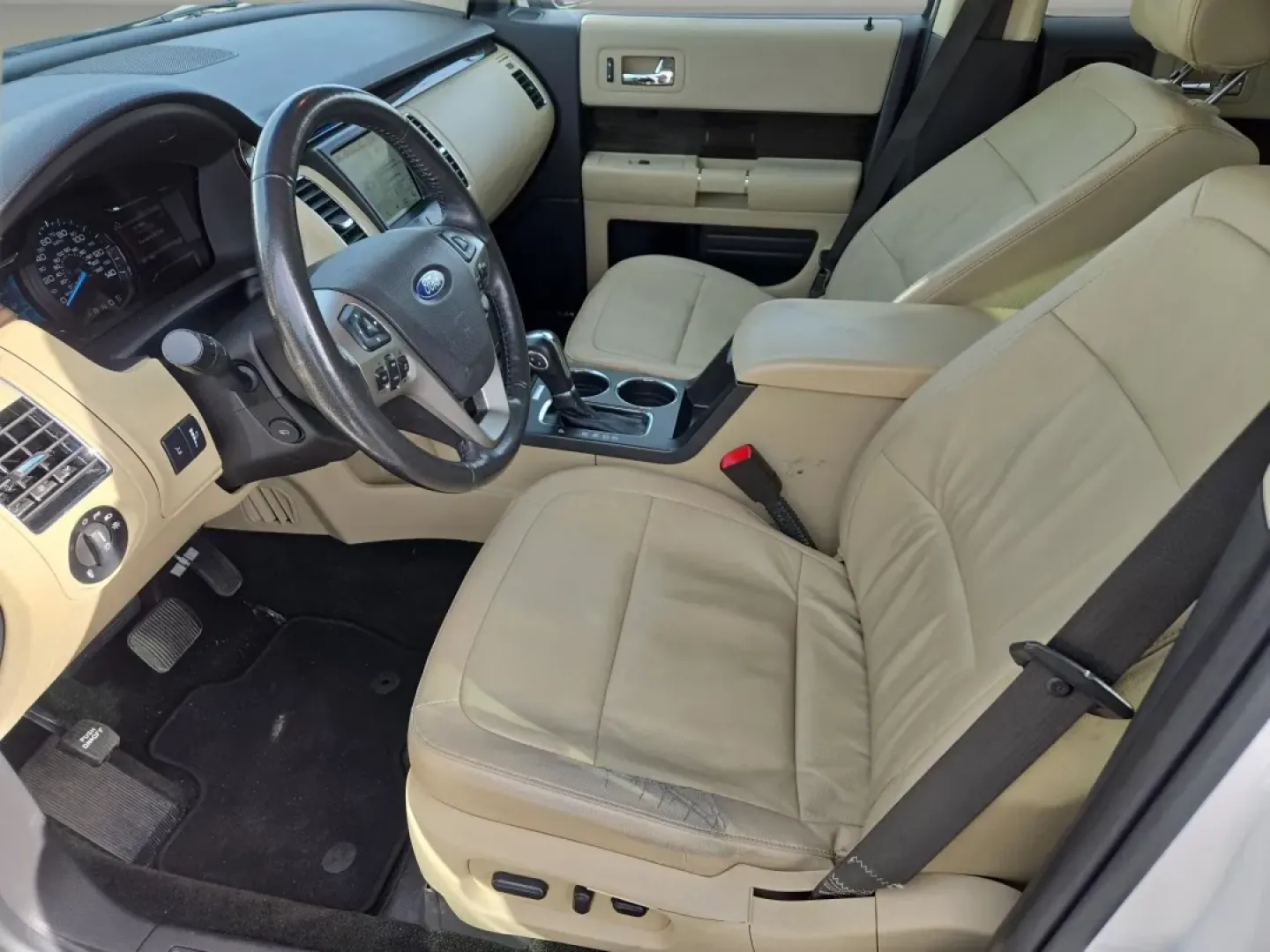 2016 Ford Flex SEL (2FMGK5C88GB) with an Other engine, located at 3959 U.S. 80 W, Phenix City, AL, 36870, (334) 297-4885, 32.469296, -85.135185 - **Discover Your Next Adventure with the 2016 Ford Flex SEL at Gils Auto - Phenix City!**<br /> <br /> Are you searching for the perfect vehicle to accommodate your growing family or to enhance your daily commute? Look no further than the 2016 Ford Flex SEL, a versatile crossover designed for both co - Photo#10