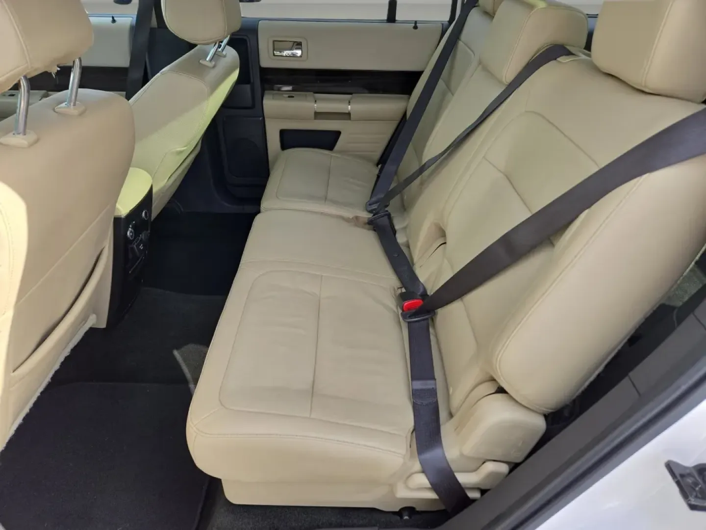 2016 Ford Flex SEL (2FMGK5C88GB) with an Other engine, located at 3959 U.S. 80 W, Phenix City, AL, 36870, (334) 297-4885, 32.469296, -85.135185 - **Discover Your Next Adventure with the 2016 Ford Flex SEL at Gils Auto - Phenix City!**<br /> <br /> Are you searching for the perfect vehicle to accommodate your growing family or to enhance your daily commute? Look no further than the 2016 Ford Flex SEL, a versatile crossover designed for both co - Photo#11