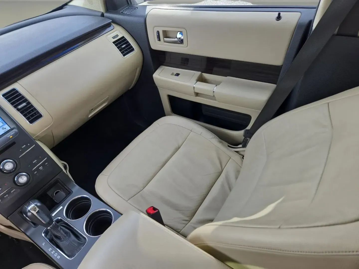 2016 Ford Flex SEL (2FMGK5C88GB) with an Other engine, located at 3959 U.S. 80 W, Phenix City, AL, 36870, (334) 297-4885, 32.469296, -85.135185 - **Discover Your Next Adventure with the 2016 Ford Flex SEL at Gils Auto - Phenix City!**<br /> <br /> Are you searching for the perfect vehicle to accommodate your growing family or to enhance your daily commute? Look no further than the 2016 Ford Flex SEL, a versatile crossover designed for both co - Photo#13