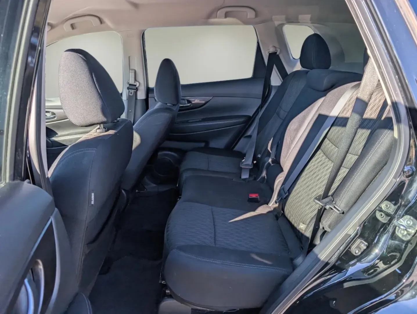 2019 /Charcoal Nissan Rogue SV (5N1AT2MT2KC) with an Other engine, located at 3959 U.S. 80 W, Phenix City, AL, 36870, (334) 297-4885, 32.469296, -85.135185 - **Discover the Perfect SUV for Your Family Adventures 2019 Nissan Rogue SV at Gils Auto!**<br /> <br /> Are you ready to elevate your family outings, weekend adventures, or daily commutes? Look no further! The 2019 Nissan Rogue SV is the perfect SUV to meet all your lifestyle needs. With its impres - Photo#10