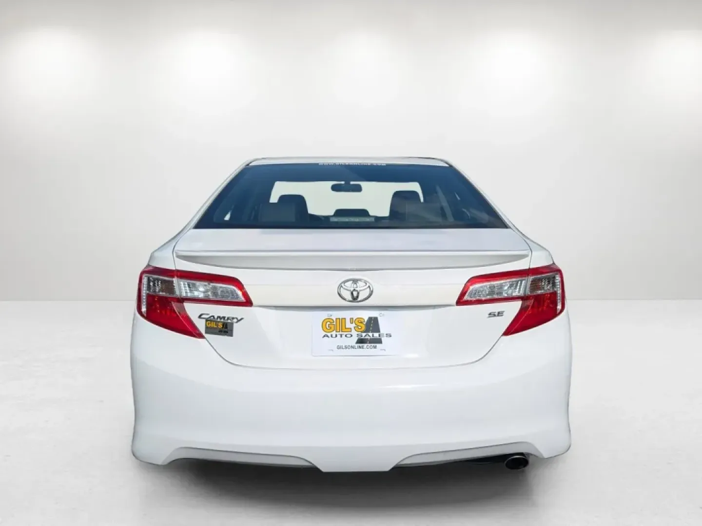 2014 Toyota Camry SE (4T1BF1FK3EU) with an Other engine, located at 804 22nd Ave, Phenix City, AL, 36870, (334) 297-1860, 32.484749, -85.024475 - **Drive Home the Perfect Blend of Comfort and Style: 2014 Toyota Camry at Gils Auto in Phenix City, AL!**<br /> <br /> Are you in search of a reliable sedan that fits your vibrant lifestyle, whether it's commuting to work, shuttling the family around, or embarking on weekend adventures? Look no furt - Photo#5