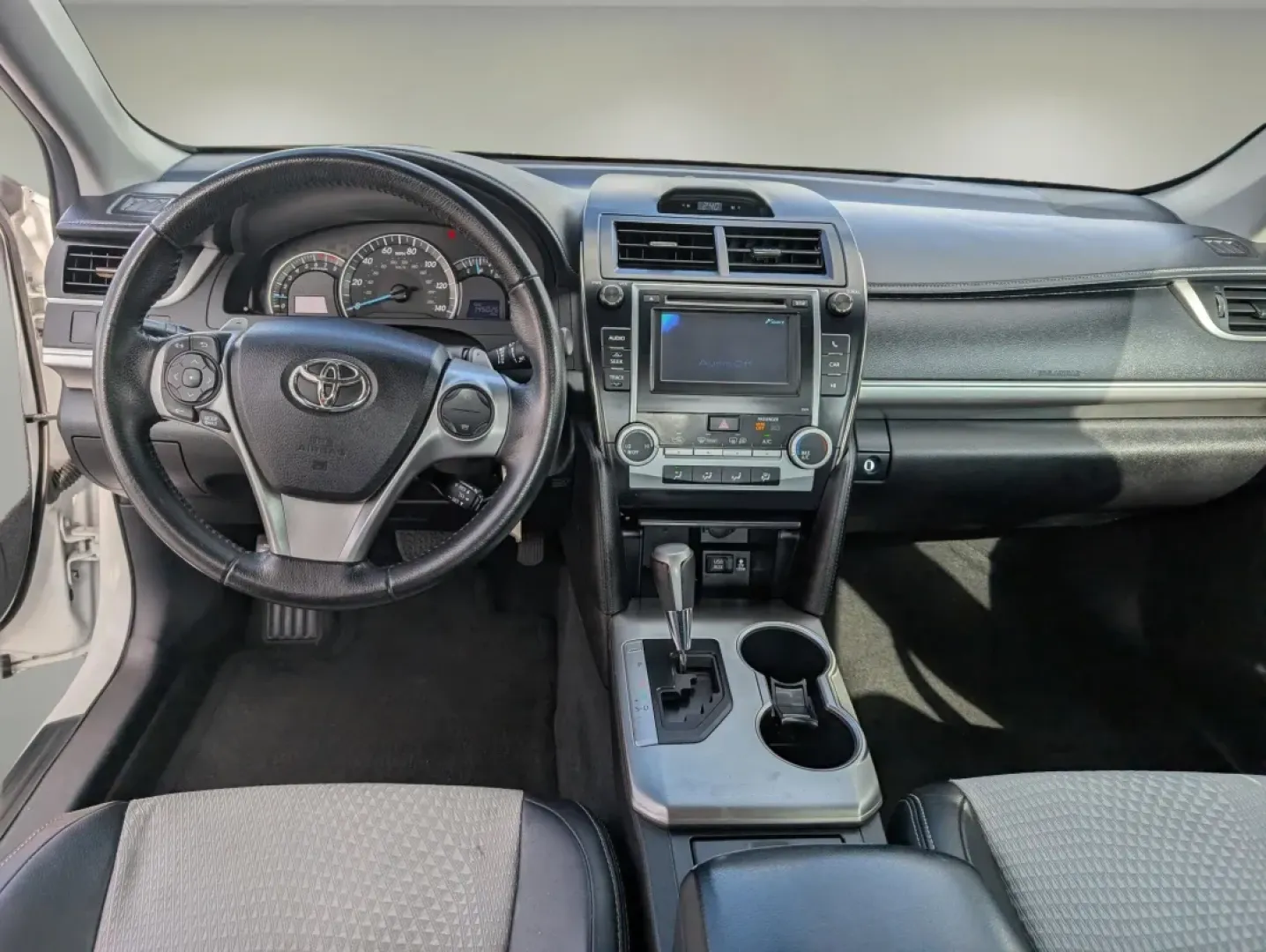 2014 Toyota Camry SE (4T1BF1FK3EU) with an Other engine, located at 804 22nd Ave, Phenix City, AL, 36870, (334) 297-1860, 32.484749, -85.024475 - **Drive Home the Perfect Blend of Comfort and Style: 2014 Toyota Camry at Gils Auto in Phenix City, AL!**<br /> <br /> Are you in search of a reliable sedan that fits your vibrant lifestyle, whether it's commuting to work, shuttling the family around, or embarking on weekend adventures? Look no furt - Photo#11