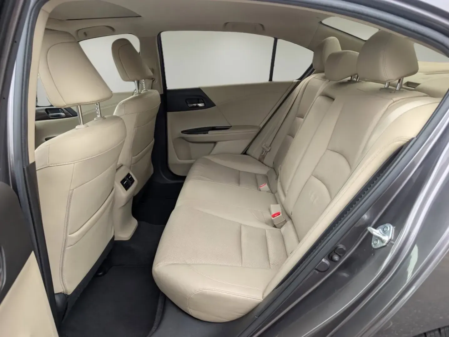 2017 Honda Accord Hybrid EX-L (JHMCR6F55HC) with an Other engine, located at 5115 14th Ave., Columbus, GA, 31904, (706) 323-0345, 32.511494, -84.971046 - **Experience the Perfect Blend of Comfort and Efficiency with the 2017 Honda Accord Hybrid EX-L at Gils Auto!**<br /> <br /> Are you ready to elevate your daily commute or weekend adventures? The 2017 Honda Accord Hybrid EX-L is the ideal blend of style, comfort, and advanced technology, perfect for - Photo#10