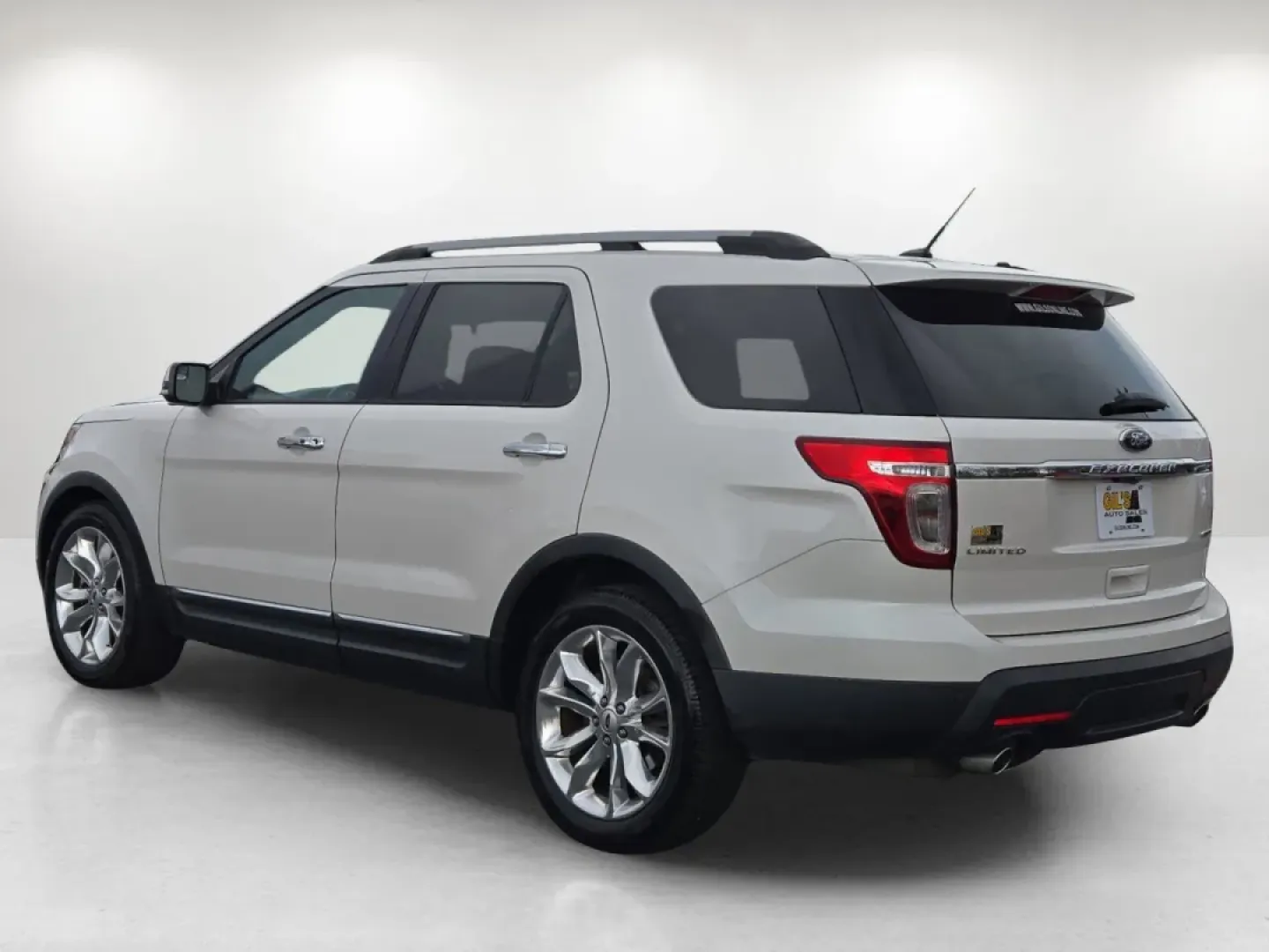 2015 Ford Explorer Limited (1FM5K7F8XFG) with an Other engine, located at 804 22nd Ave, Phenix City, AL, 36870, (334) 297-1860, 32.484749, -85.024475 - Embark on your next adventure with the 2015 Ford Explorer Limited, a versatile SUV that caters to families, weekend warriors, and commuters alike. Whether you're gearing up for a family road trip or tackling your daily commute, this vehicle strikes the perfect balance between comfort, technology, an - Photo#7