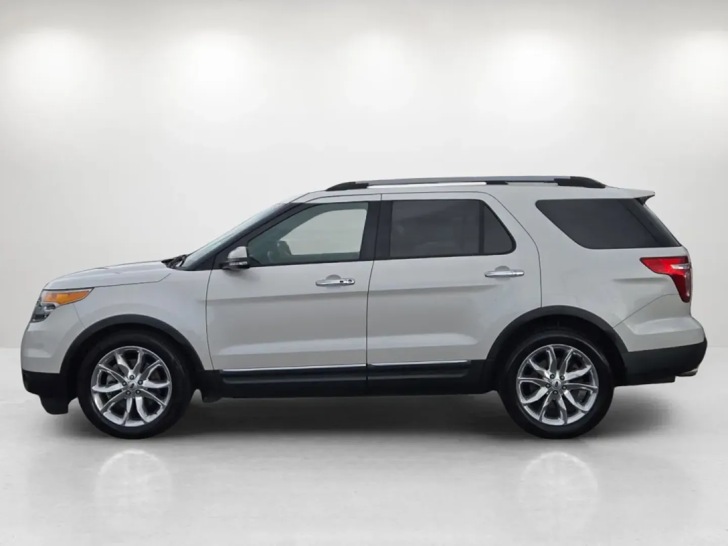 2015 Ford Explorer Limited (1FM5K7F8XFG) with an Other engine, located at 804 22nd Ave, Phenix City, AL, 36870, (334) 297-1860, 32.484749, -85.024475 - Embark on your next adventure with the 2015 Ford Explorer Limited, a versatile SUV that caters to families, weekend warriors, and commuters alike. Whether you're gearing up for a family road trip or tackling your daily commute, this vehicle strikes the perfect balance between comfort, technology, an - Photo#8
