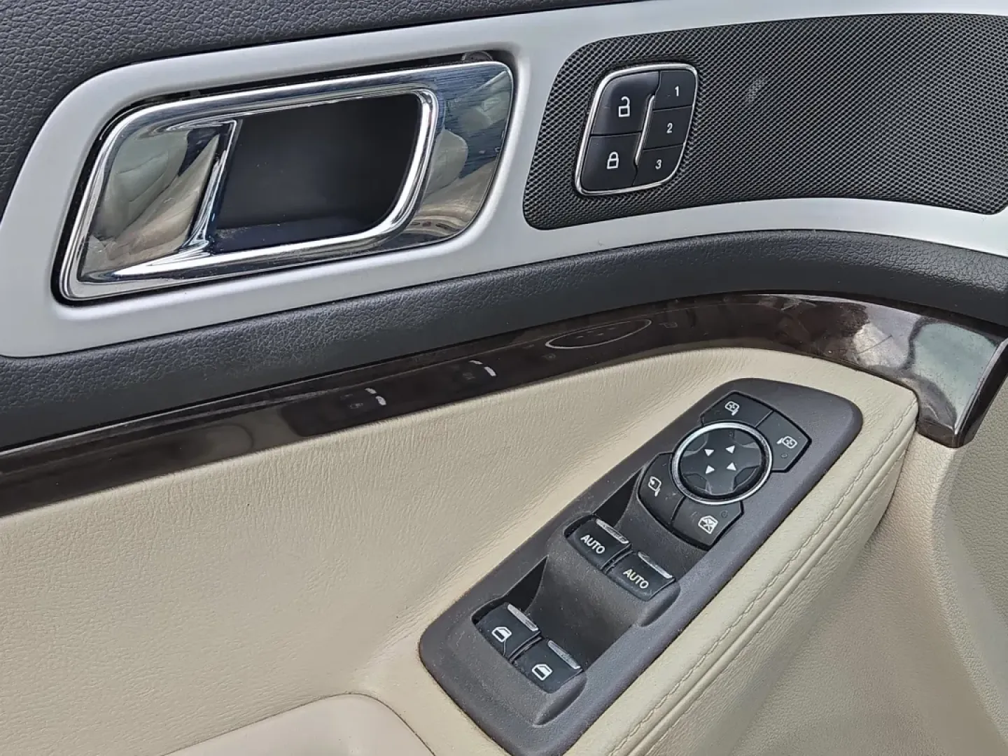 2015 Ford Explorer Limited (1FM5K7F8XFG) with an Other engine, located at 804 22nd Ave, Phenix City, AL, 36870, (334) 297-1860, 32.484749, -85.024475 - Embark on your next adventure with the 2015 Ford Explorer Limited, a versatile SUV that caters to families, weekend warriors, and commuters alike. Whether you're gearing up for a family road trip or tackling your daily commute, this vehicle strikes the perfect balance between comfort, technology, an - Photo#10