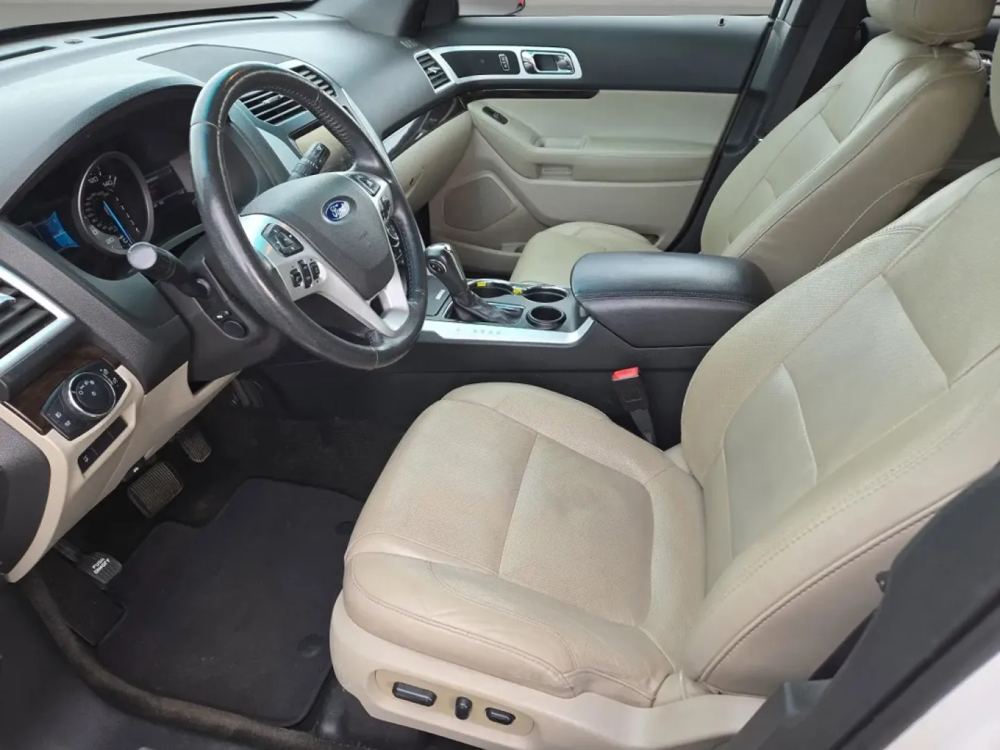 2015 Ford Explorer Limited (1FM5K7F8XFG) with an Other engine, located at 804 22nd Ave, Phenix City, AL, 36870, (334) 297-1860, 32.484749, -85.024475 - Embark on your next adventure with the 2015 Ford Explorer Limited, a versatile SUV that caters to families, weekend warriors, and commuters alike. Whether you're gearing up for a family road trip or tackling your daily commute, this vehicle strikes the perfect balance between comfort, technology, an - Photo#11