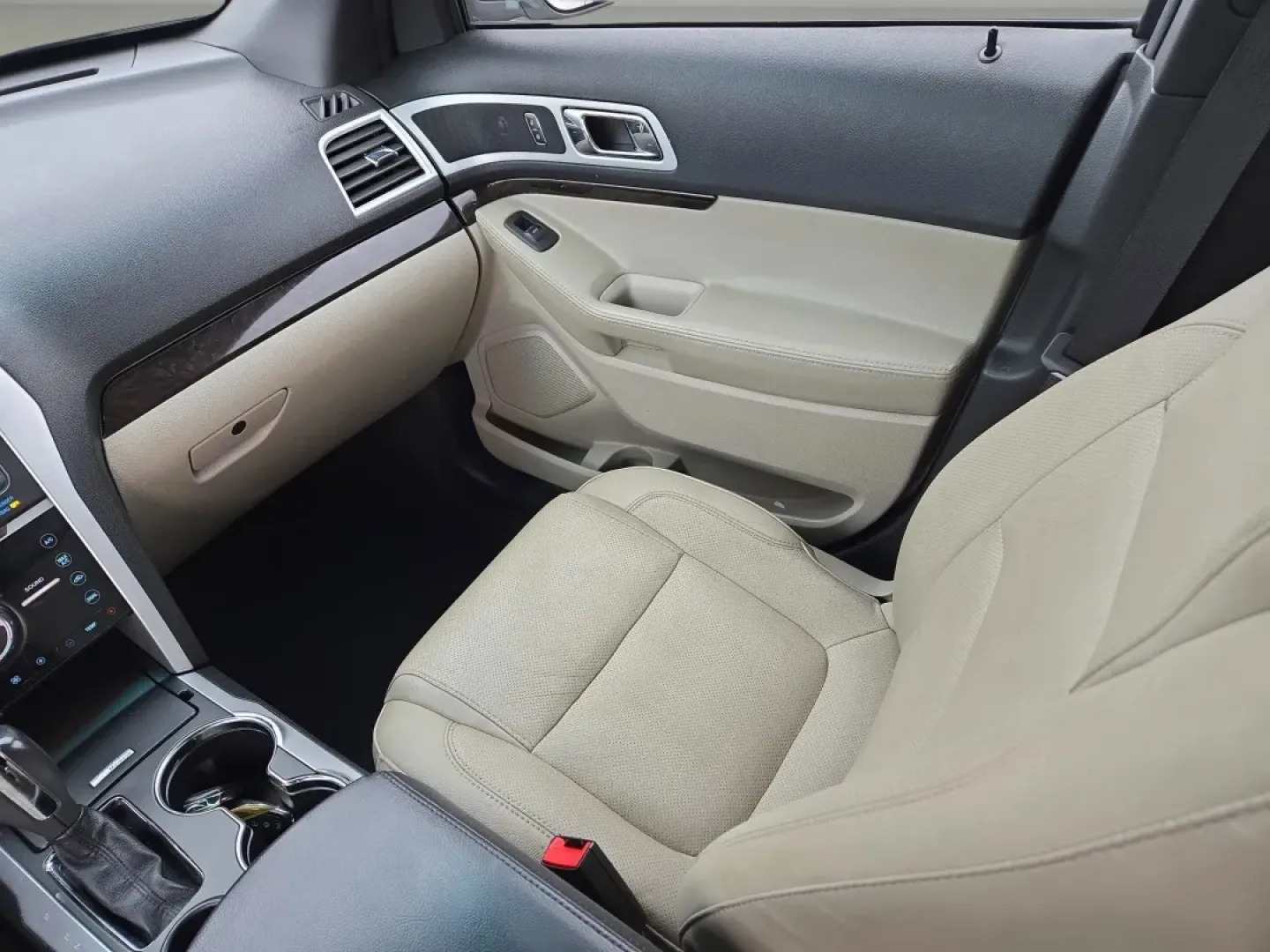 2015 Ford Explorer Limited (1FM5K7F8XFG) with an Other engine, located at 804 22nd Ave, Phenix City, AL, 36870, (334) 297-1860, 32.484749, -85.024475 - Embark on your next adventure with the 2015 Ford Explorer Limited, a versatile SUV that caters to families, weekend warriors, and commuters alike. Whether you're gearing up for a family road trip or tackling your daily commute, this vehicle strikes the perfect balance between comfort, technology, an - Photo#15