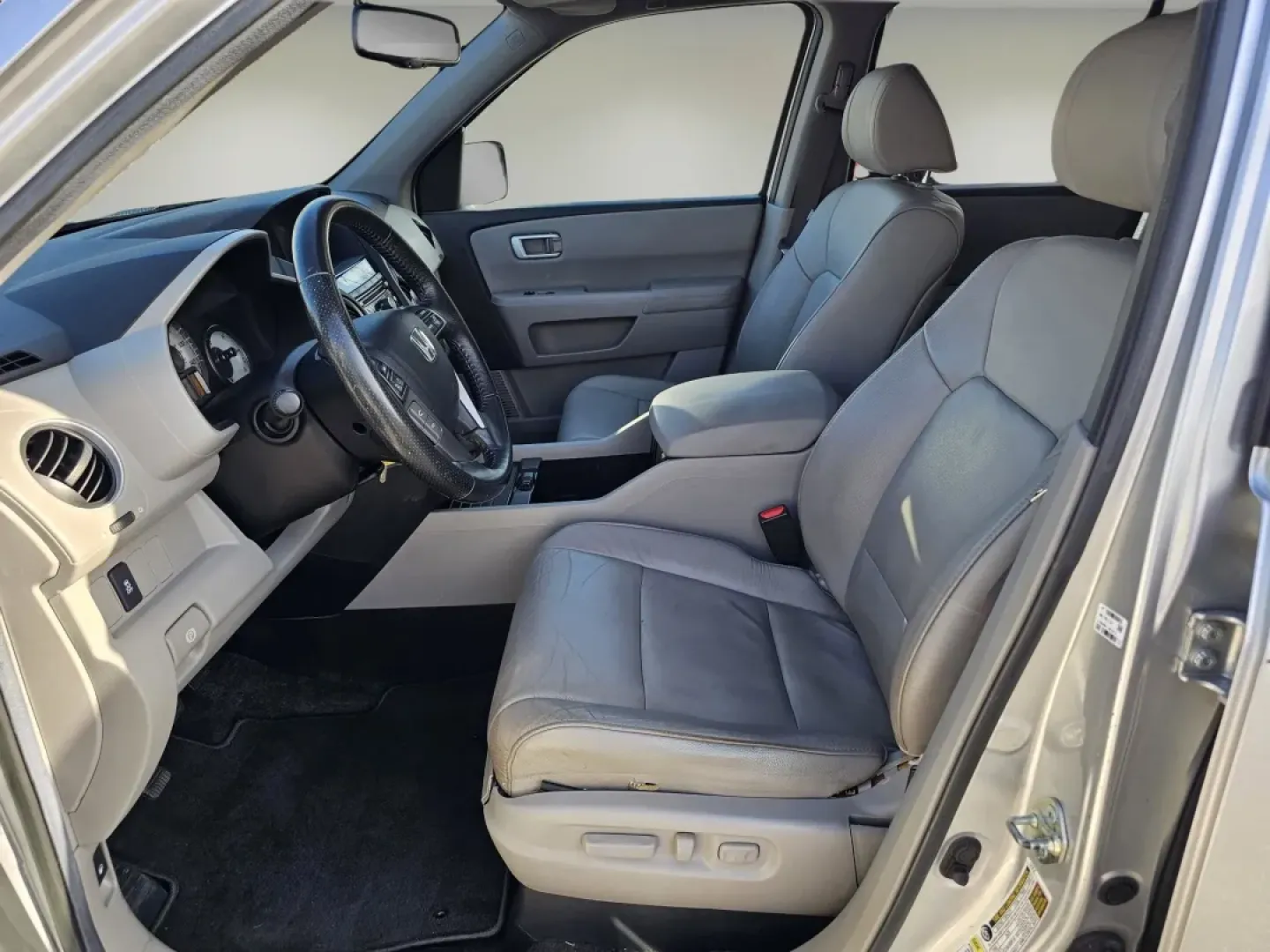 2013 Honda Pilot EX-L (5FNYF3H52DB) with an Other engine, located at 804 22nd Ave, Phenix City, AL, 36870, (334) 297-1860, 32.484749, -85.024475 - **Elevate Your Family Adventures in the 2013 Honda Pilot EX-L! Perfect for Growing Families!**<br /> <br /> Are you ready to embark on unforgettable family adventures? Look no further than this stunning 2013 Honda Pilot EX-L, an SUV designed with your family's needs in mind. With spacious seating fo - Photo#8