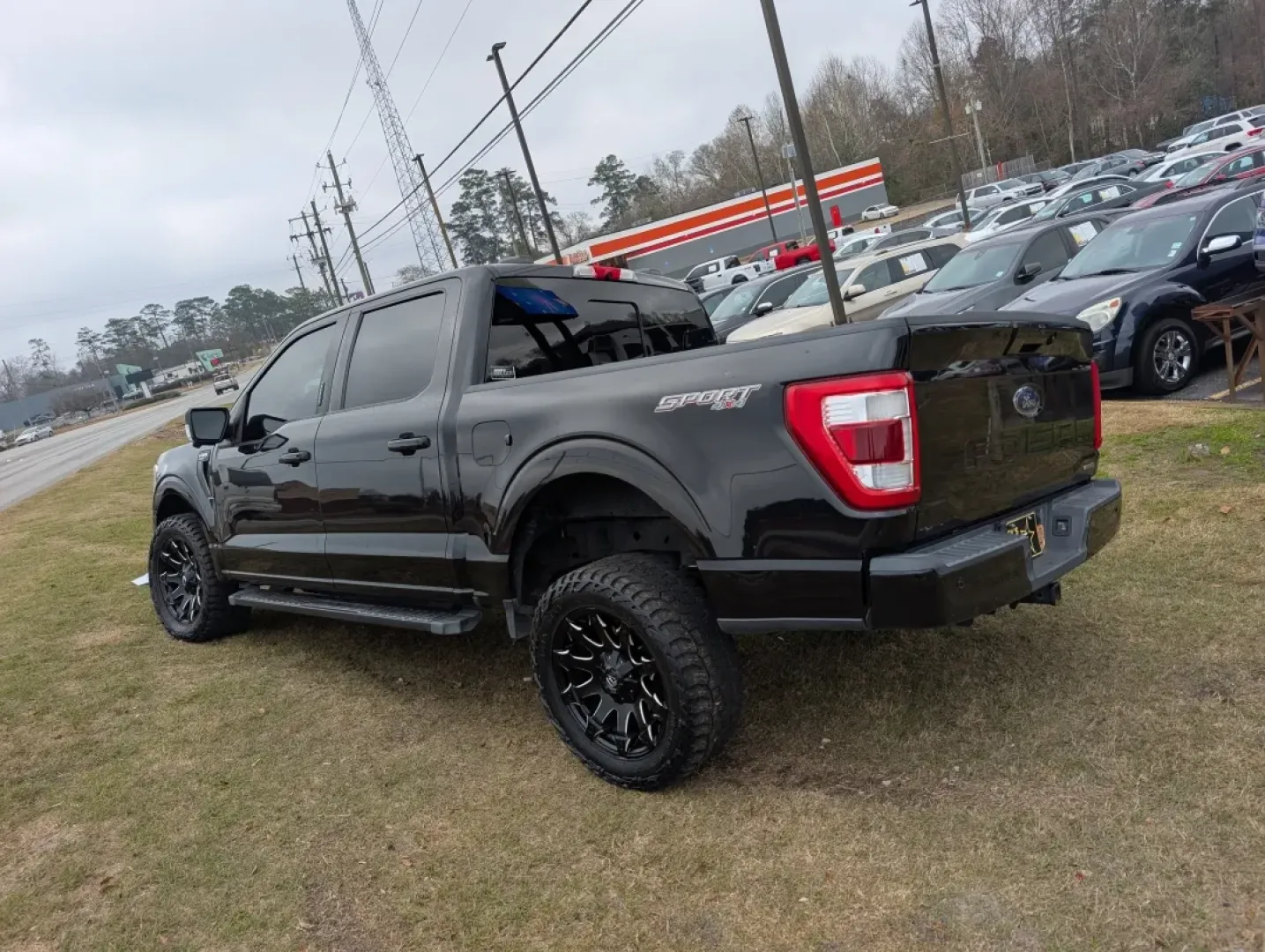 2021 Ford F-150 LARIAT (1FTFW1E85MK) with an Other engine, located at 3959 U.S. 80 W, Phenix City, AL, 36870, (334) 297-4885, 32.469296, -85.135185 - **Unleash Your Adventure with the 2021 Ford F-150 Perfect for Every Lifestyle!**<br /> <br /> Are you ready to elevate your driving experience? Look no further than the robust 2021 Ford F-150, available now at Gils Auto - Phenix City - Prime! Whether you're a growing family looking for a spacious c - Photo#6