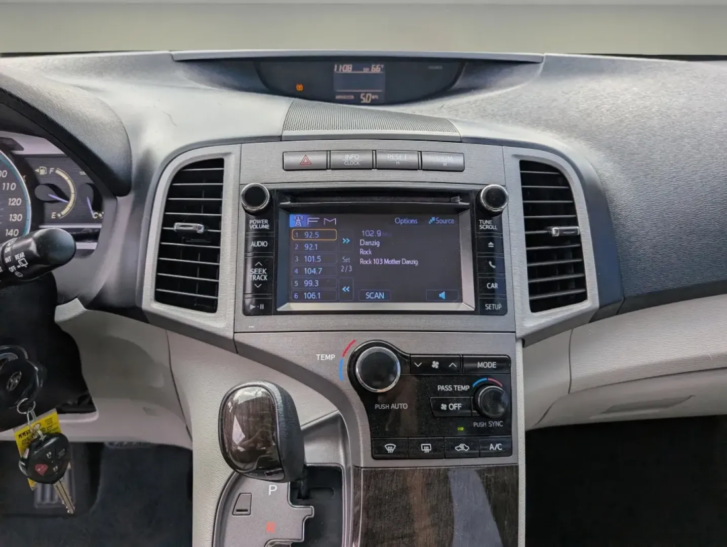 2013 Toyota Venza LE (4T3ZK3BB8DU) with an Other engine, located at 1430 Gateway Drive, Opelika, AL, 36801, (334) 239-0944, 32.637871, -85.409790 - **Explore New Horizons with the 2013 Toyota Venza Your Ultimate Companion for Adventures!**<br /> <br /> Are you ready to elevate your lifestyle with a vehicle that seamlessly blends style, comfort, and practicality? Look no further than the 2013 Toyota Venza, available now at Gils Auto in Phenix C - Photo#14