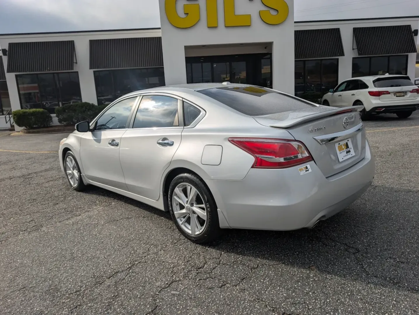2013 /Charcoal Nissan Altima 2.5 SL (1N4AL3AP9DC) with an Other engine, located at 3959 U.S. 80 W, Phenix City, AL, 36870, (334) 297-4885, 32.469296, -85.135185 - **Drive Into Adventure with the 2013 Nissan Altima 2.5 SL at Gils Auto - Phenix City!**<br /> <br /> Are you ready for a vehicle that complements your active lifestyle? The 2013 Nissan Altima 2.5 SL is your ticket to seamless daily commutes and weekend getaways. Whether you're a busy professional na - Photo#6