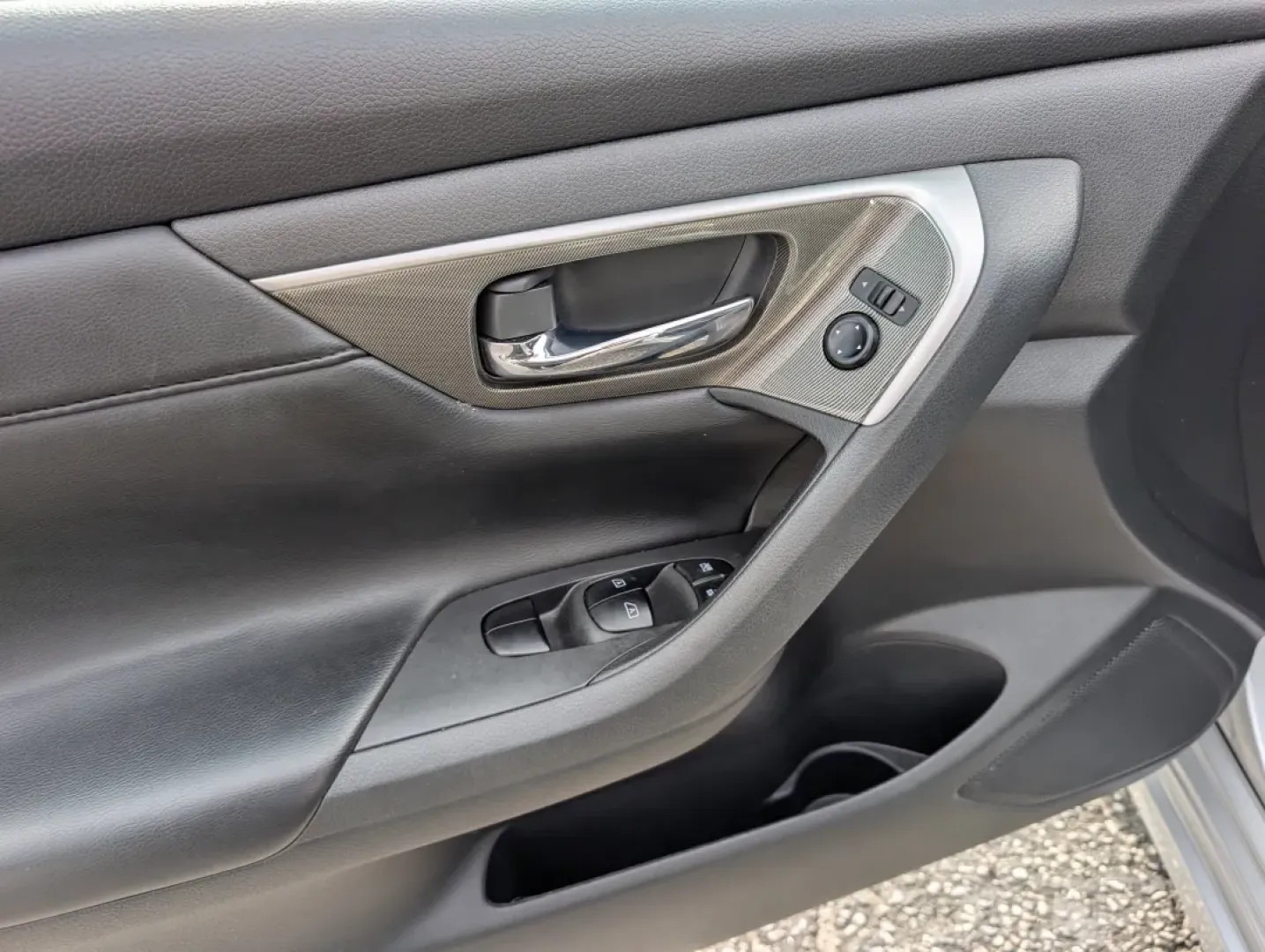 2013 /Charcoal Nissan Altima 2.5 SL (1N4AL3AP9DC) with an Other engine, located at 3959 U.S. 80 W, Phenix City, AL, 36870, (334) 297-4885, 32.469296, -85.135185 - **Drive Into Adventure with the 2013 Nissan Altima 2.5 SL at Gils Auto - Phenix City!**<br /> <br /> Are you ready for a vehicle that complements your active lifestyle? The 2013 Nissan Altima 2.5 SL is your ticket to seamless daily commutes and weekend getaways. Whether you're a busy professional na - Photo#8