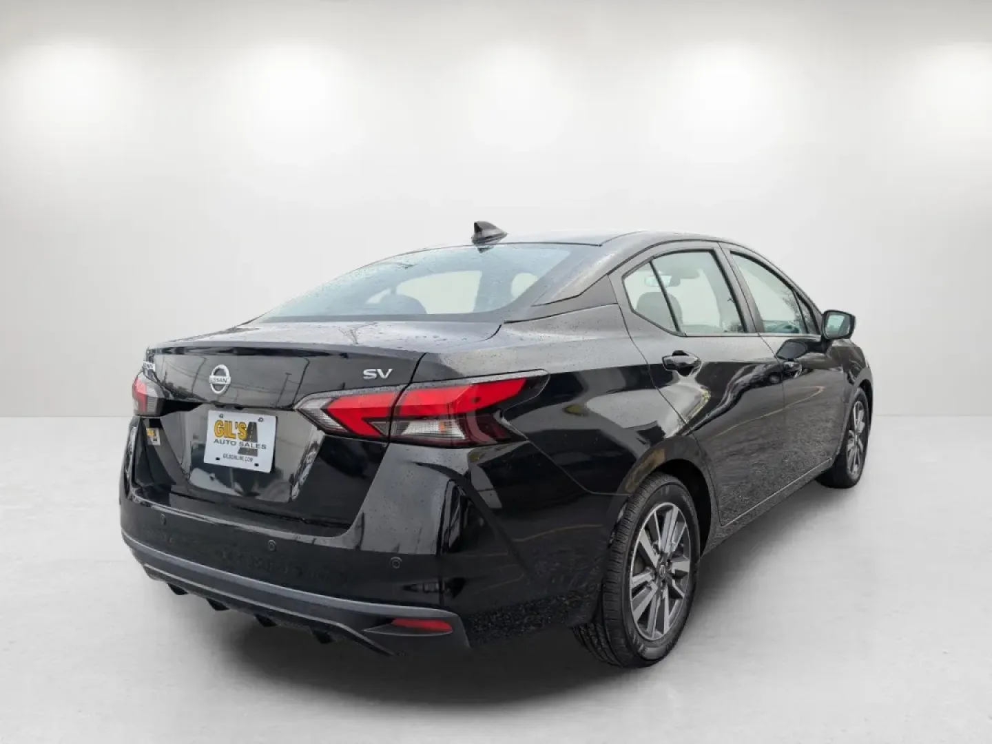 2020 /Graphite Nissan Versa SV (3N1CN8EV2LL) with an Other engine, located at 7000 Northlake Connector, Columbus, GA, 31904, (706) 987-8085, 32.524975, -84.978134 - Are you a budget-conscious buyer in search of a reliable vehicle that fits your lifestyle? Look no further! At Gils Auto in Phenix City, AL, we have just the vehicle for you: a stylish 2020 Nissan Versa SV. This sedan is the perfect choice for anyone who needs a dependable daily driver, whether you' - Photo#4