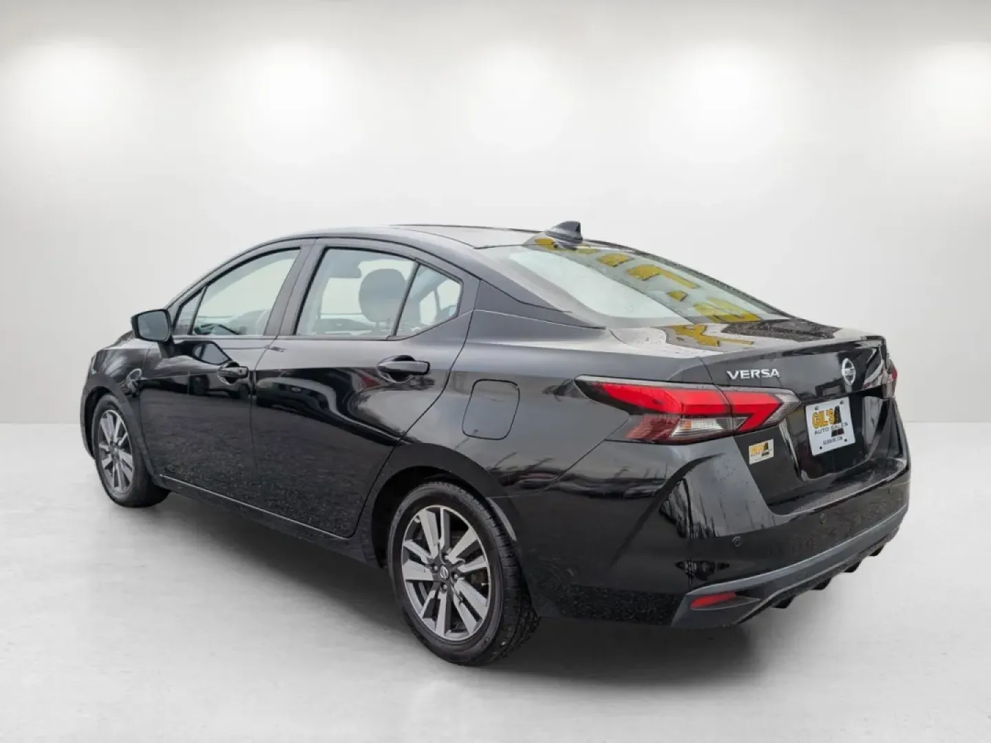 2020 /Graphite Nissan Versa SV (3N1CN8EV2LL) with an Other engine, located at 7000 Northlake Connector, Columbus, GA, 31904, (706) 987-8085, 32.524975, -84.978134 - Are you a budget-conscious buyer in search of a reliable vehicle that fits your lifestyle? Look no further! At Gils Auto in Phenix City, AL, we have just the vehicle for you: a stylish 2020 Nissan Versa SV. This sedan is the perfect choice for anyone who needs a dependable daily driver, whether you' - Photo#5