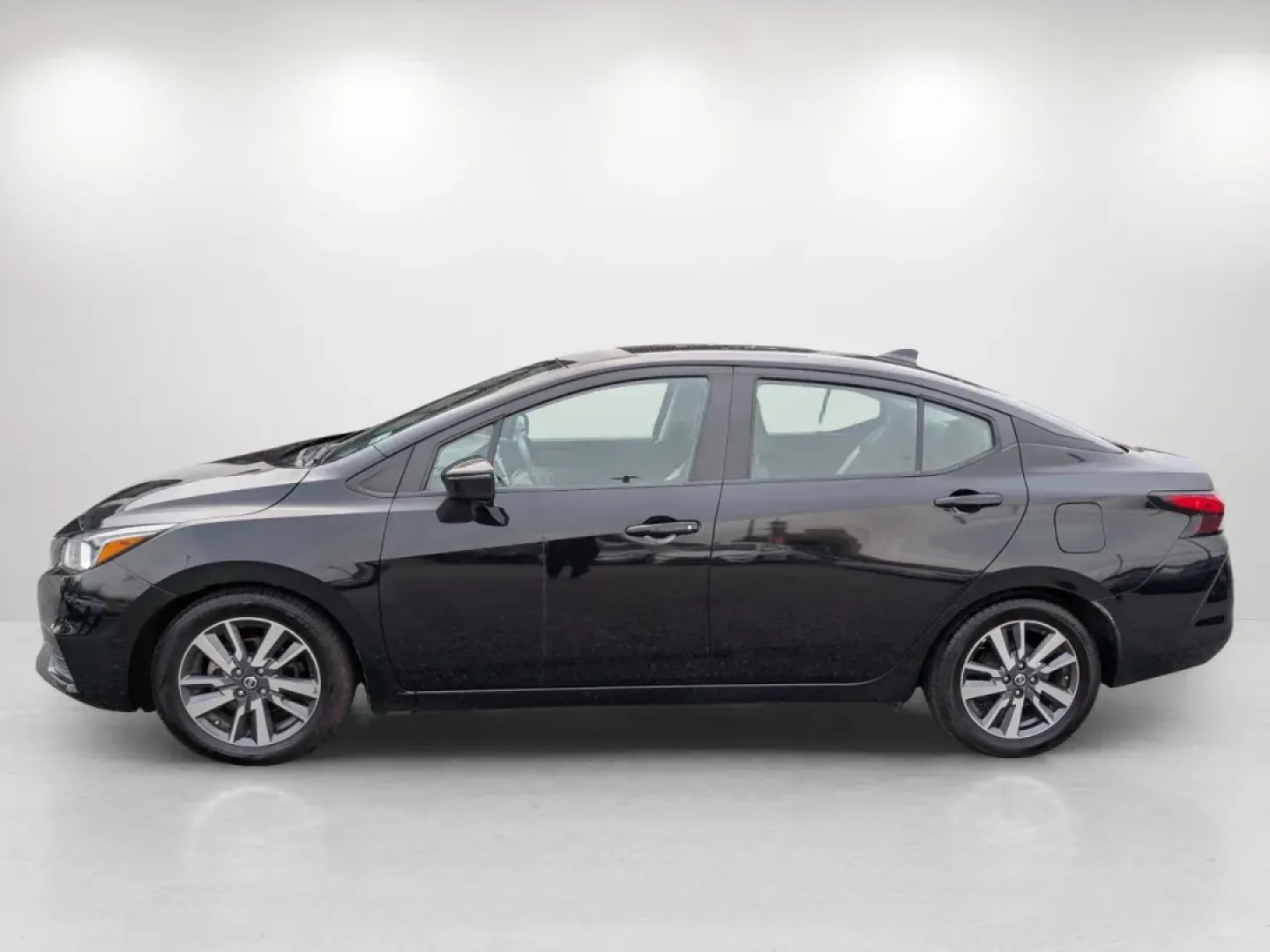 2020 /Graphite Nissan Versa SV (3N1CN8EV2LL) with an Other engine, located at 7000 Northlake Connector, Columbus, GA, 31904, (706) 987-8085, 32.524975, -84.978134 - Are you a budget-conscious buyer in search of a reliable vehicle that fits your lifestyle? Look no further! At Gils Auto in Phenix City, AL, we have just the vehicle for you: a stylish 2020 Nissan Versa SV. This sedan is the perfect choice for anyone who needs a dependable daily driver, whether you' - Photo#6