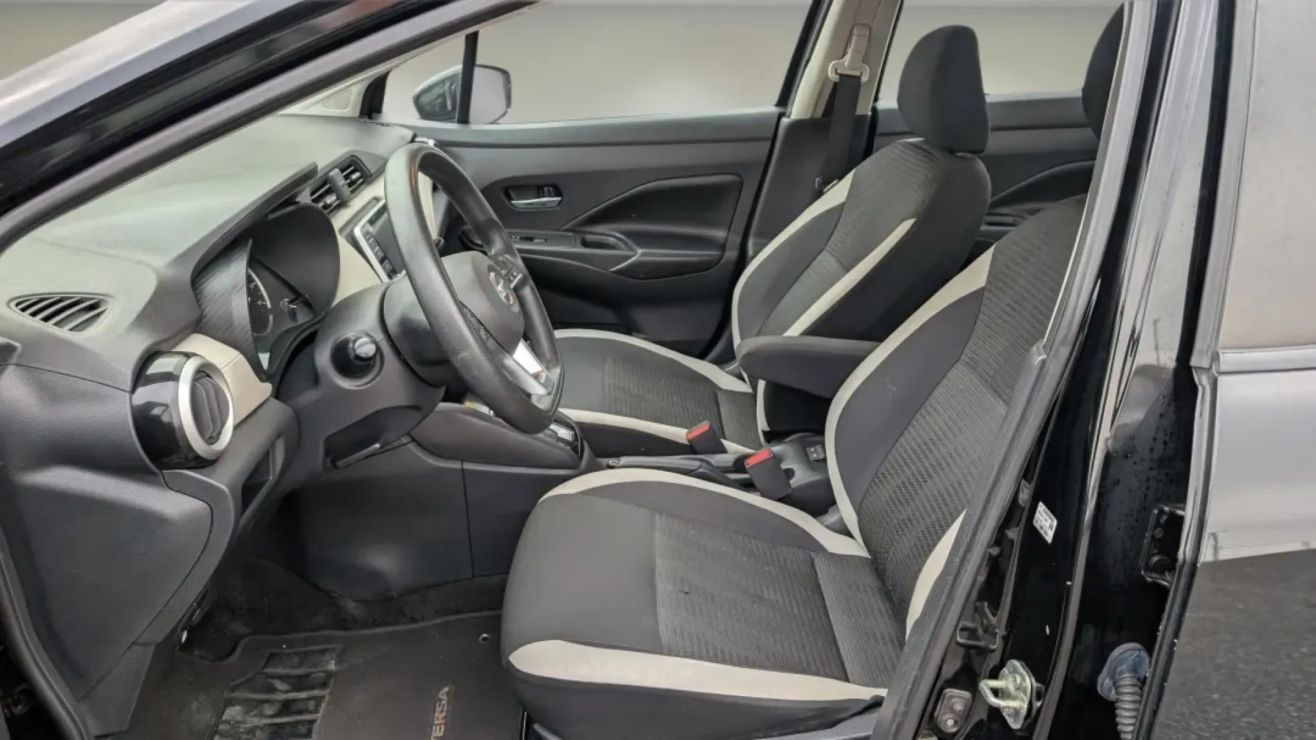 2020 /Graphite Nissan Versa SV (3N1CN8EV2LL) with an Other engine, located at 7000 Northlake Connector, Columbus, GA, 31904, (706) 987-8085, 32.524975, -84.978134 - Are you a budget-conscious buyer in search of a reliable vehicle that fits your lifestyle? Look no further! At Gils Auto in Phenix City, AL, we have just the vehicle for you: a stylish 2020 Nissan Versa SV. This sedan is the perfect choice for anyone who needs a dependable daily driver, whether you' - Photo#8