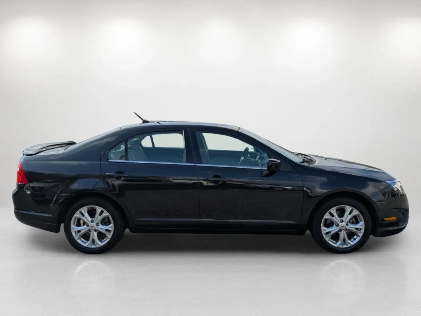 2012 Ford Fusion SE (3FAHP0HA2CR) with an Other engine, located at 5115 14th Ave., Columbus, GA, 31904, (706) 323-0345, 32.511494, -84.971046 - **Discover Adventure with the 2012 Ford Fusion SE at Gils Auto Your Local Buy Here Pay Here Dealership!**<br /> <br /> Are you ready to elevate your daily commute or weekend getaways? Look no further than the stunning 2012 Ford Fusion SE, available now at Gils Auto in Phenix City, AL. Whether you'r - Photo#3