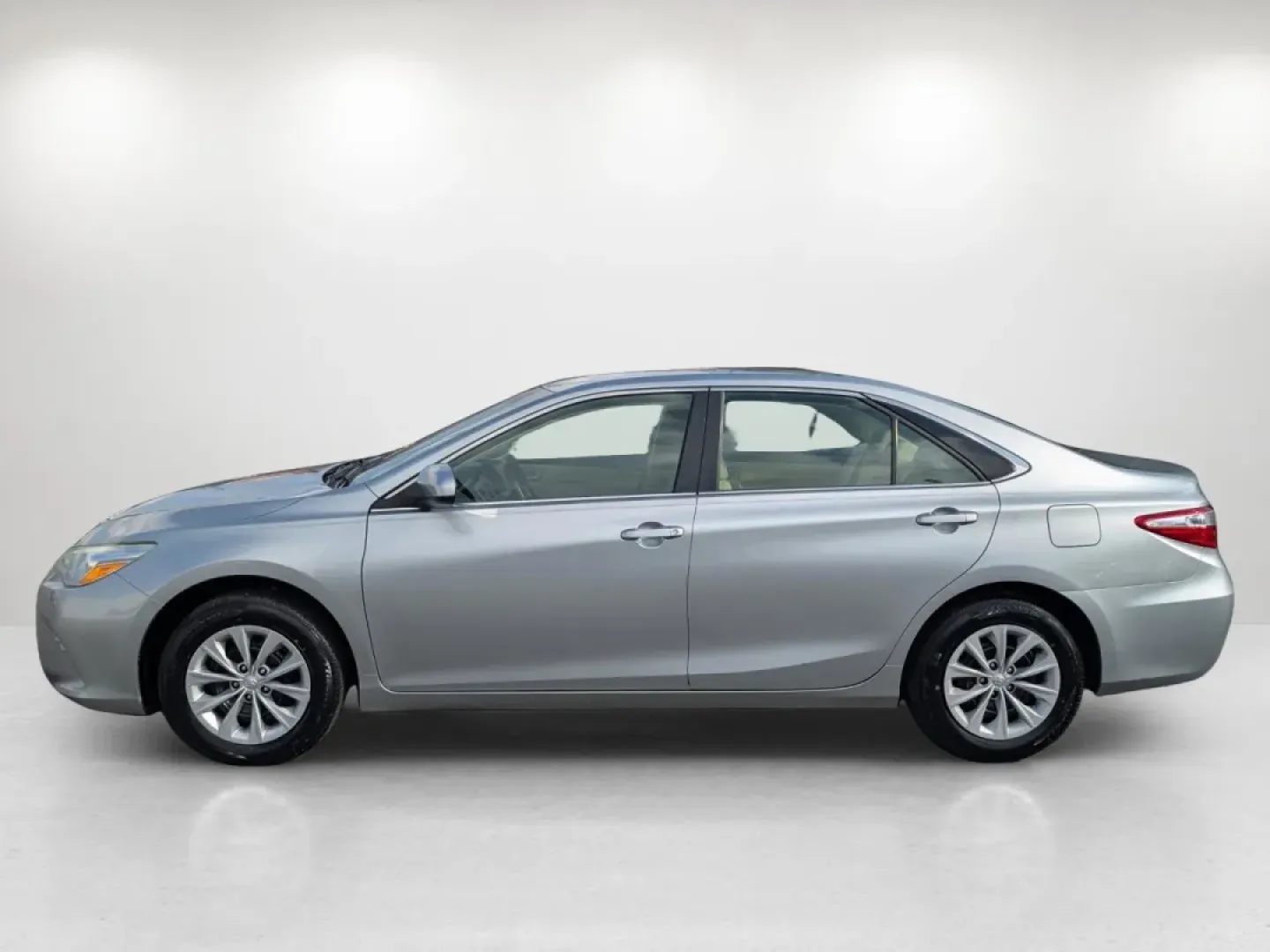 2017 Toyota Camry LE (4T1BF1FK4HU) with an Other engine, located at 804 22nd Ave, Phenix City, AL, 36870, (334) 297-1860, 32.484749, -85.024475 - **Experience the Freedom of the Open Road with the 2017 Toyota Camry at Gils Auto!**<br /> <br /> Are you ready to upgrade your driving experience? Perfect for long commutes or weekend adventures, the 2017 Toyota Camry combines reliability, comfort, and fuel efficiency to meet the needs of today's b - Photo#7