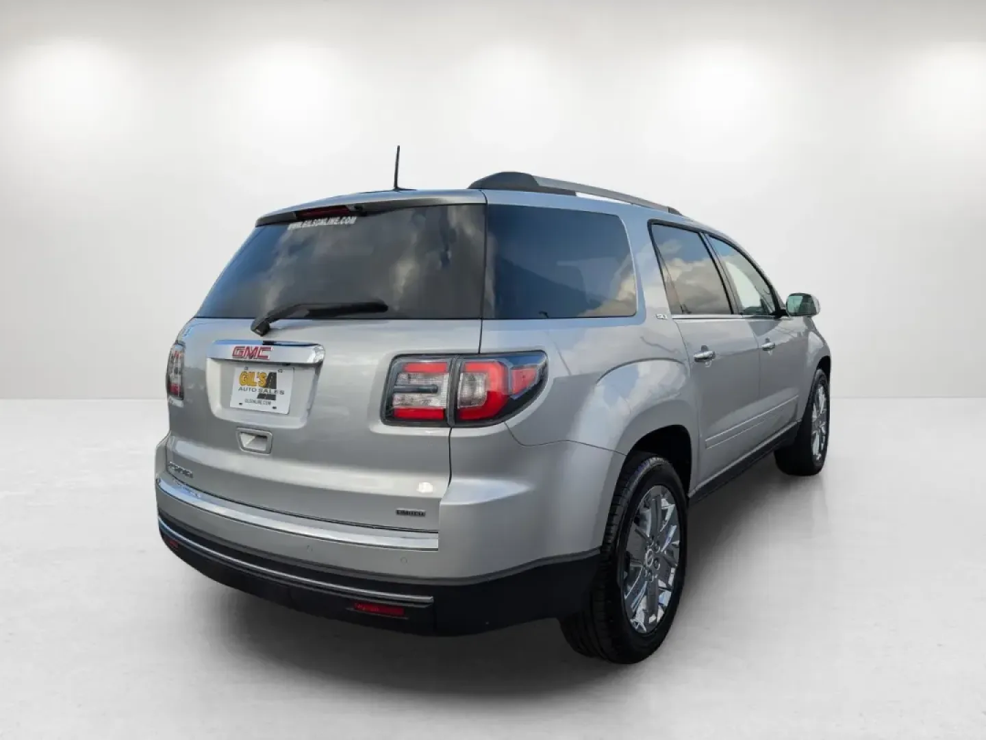 2017 /Light Titanium GMC Acadia Limited (1GKKRSKD4HJ) with an Other engine, located at 804 22nd Ave, Phenix City, AL, 36870, (334) 297-1860, 32.484749, -85.024475 - **Adventure Awaits with the 2017 GMC Acadia Limited at Gils Auto - Phenix City #2!**<br /> <br /> Looking for a versatile SUV that can handle your adventurous lifestyle? The 2017 GMC Acadia Limited is the perfect blend of comfort, style, and functionality, making it an ideal choice for growing famil - Photo#4