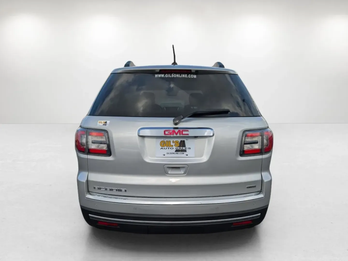 2017 /Light Titanium GMC Acadia Limited (1GKKRSKD4HJ) with an Other engine, located at 804 22nd Ave, Phenix City, AL, 36870, (334) 297-1860, 32.484749, -85.024475 - **Adventure Awaits with the 2017 GMC Acadia Limited at Gils Auto - Phenix City #2!**<br /> <br /> Looking for a versatile SUV that can handle your adventurous lifestyle? The 2017 GMC Acadia Limited is the perfect blend of comfort, style, and functionality, making it an ideal choice for growing famil - Photo#5