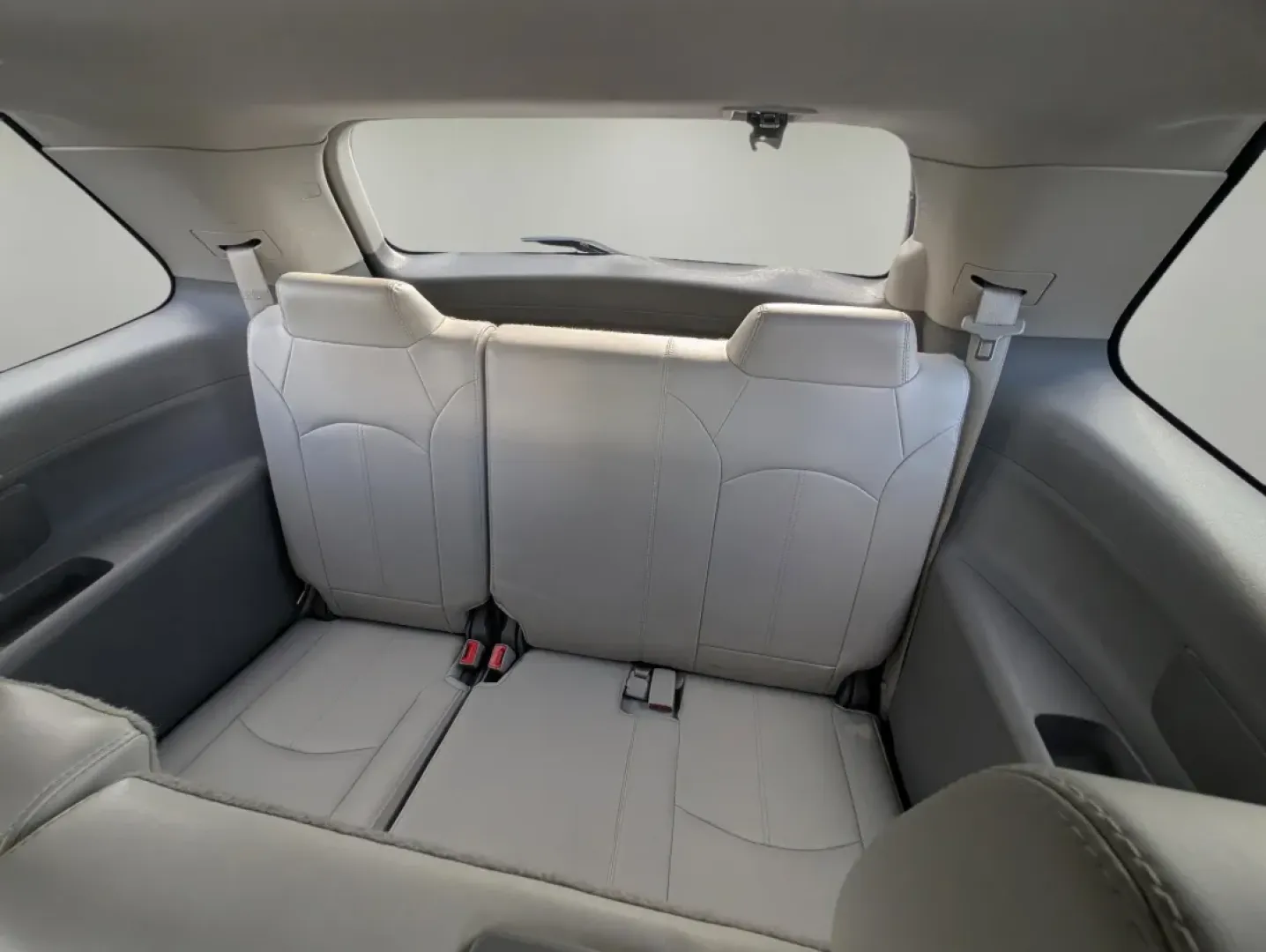 2017 /Light Titanium GMC Acadia Limited (1GKKRSKD4HJ) with an Other engine, located at 804 22nd Ave, Phenix City, AL, 36870, (334) 297-1860, 32.484749, -85.024475 - **Adventure Awaits with the 2017 GMC Acadia Limited at Gils Auto - Phenix City #2!**<br /> <br /> Looking for a versatile SUV that can handle your adventurous lifestyle? The 2017 GMC Acadia Limited is the perfect blend of comfort, style, and functionality, making it an ideal choice for growing famil - Photo#11